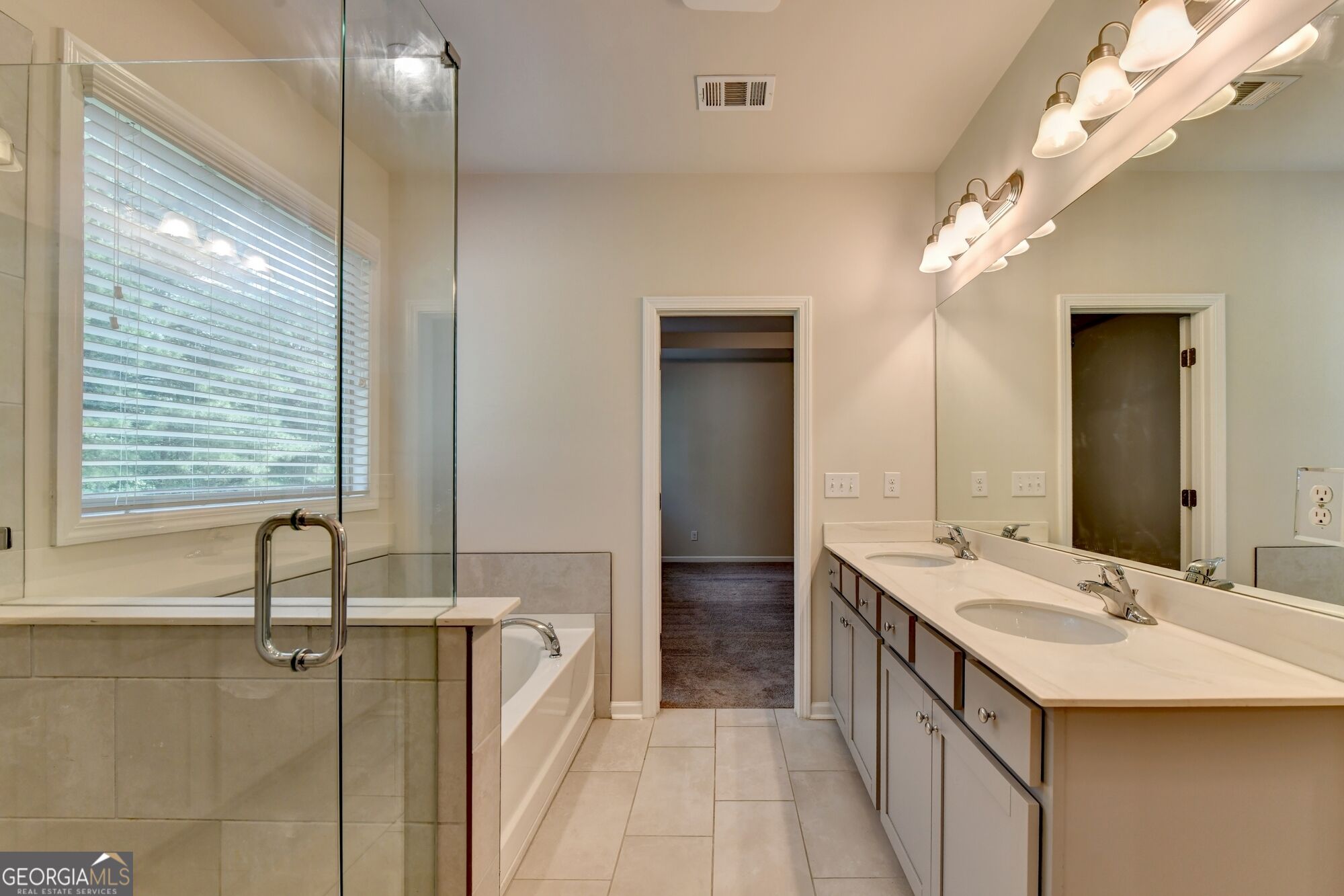 638 Saffron Boulevard Property Photo 28
