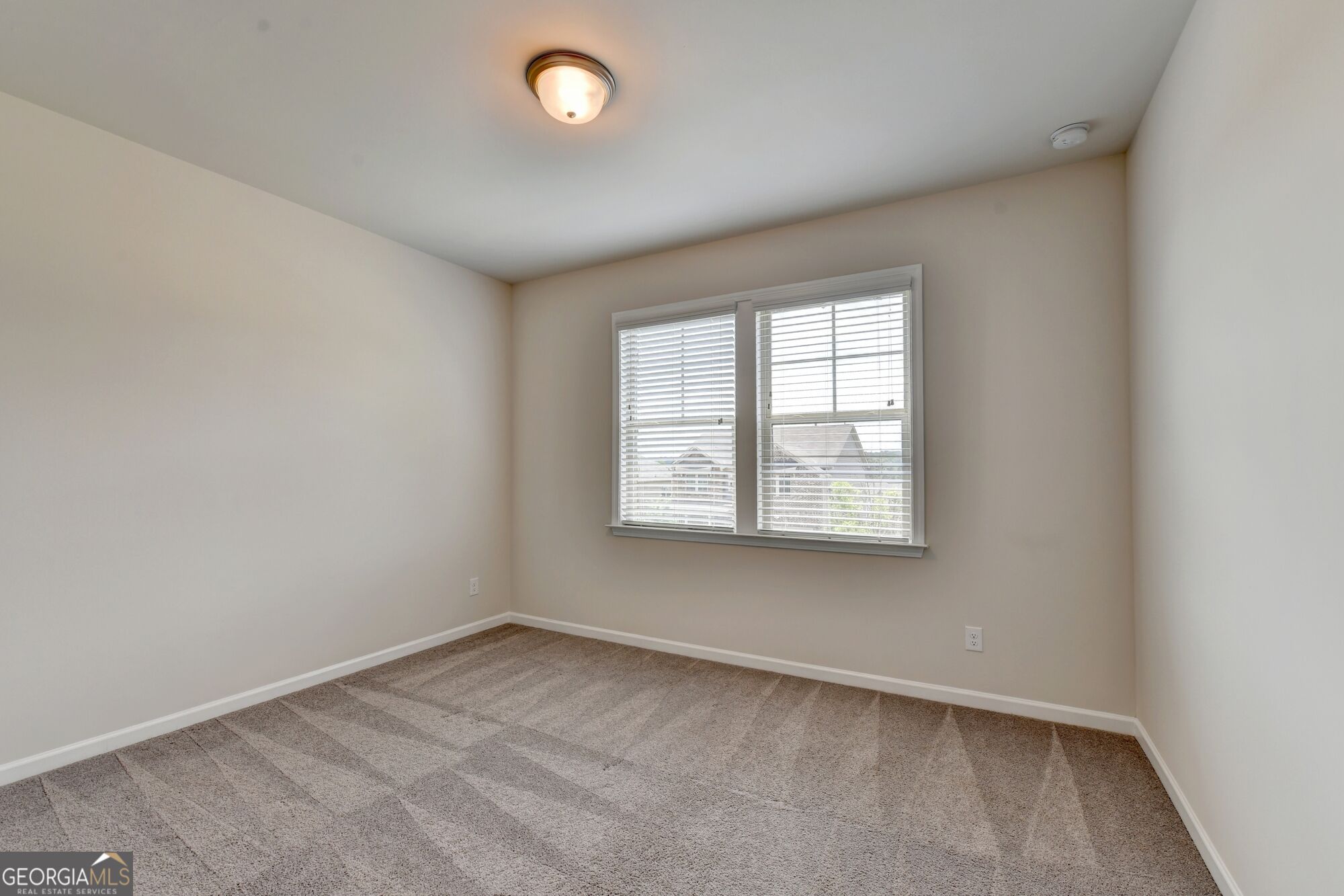 638 Saffron Boulevard Property Photo 35