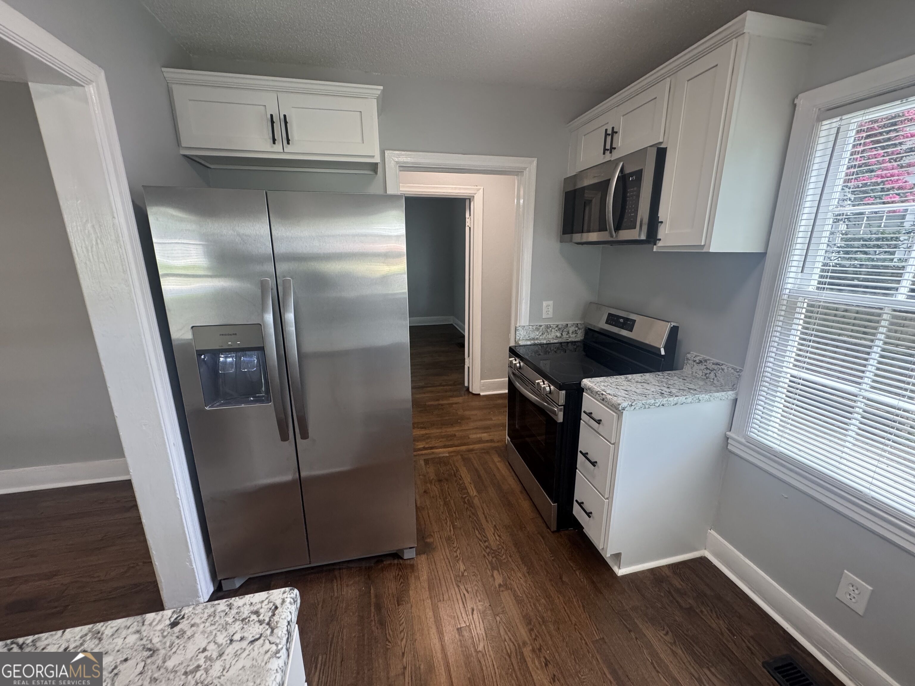 327 Rogers Avenue Property Photo 6