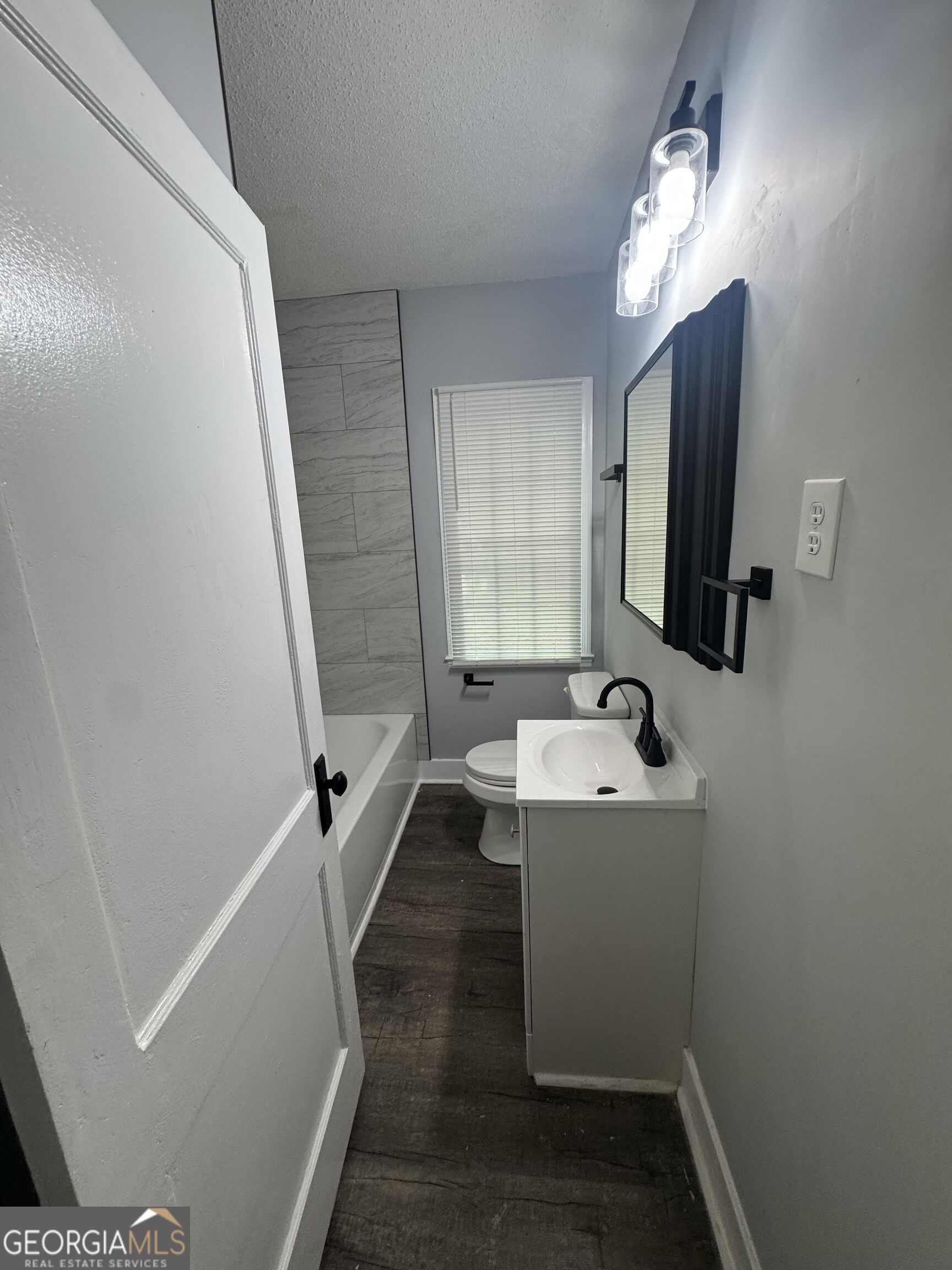 327 Rogers Avenue Property Photo 9