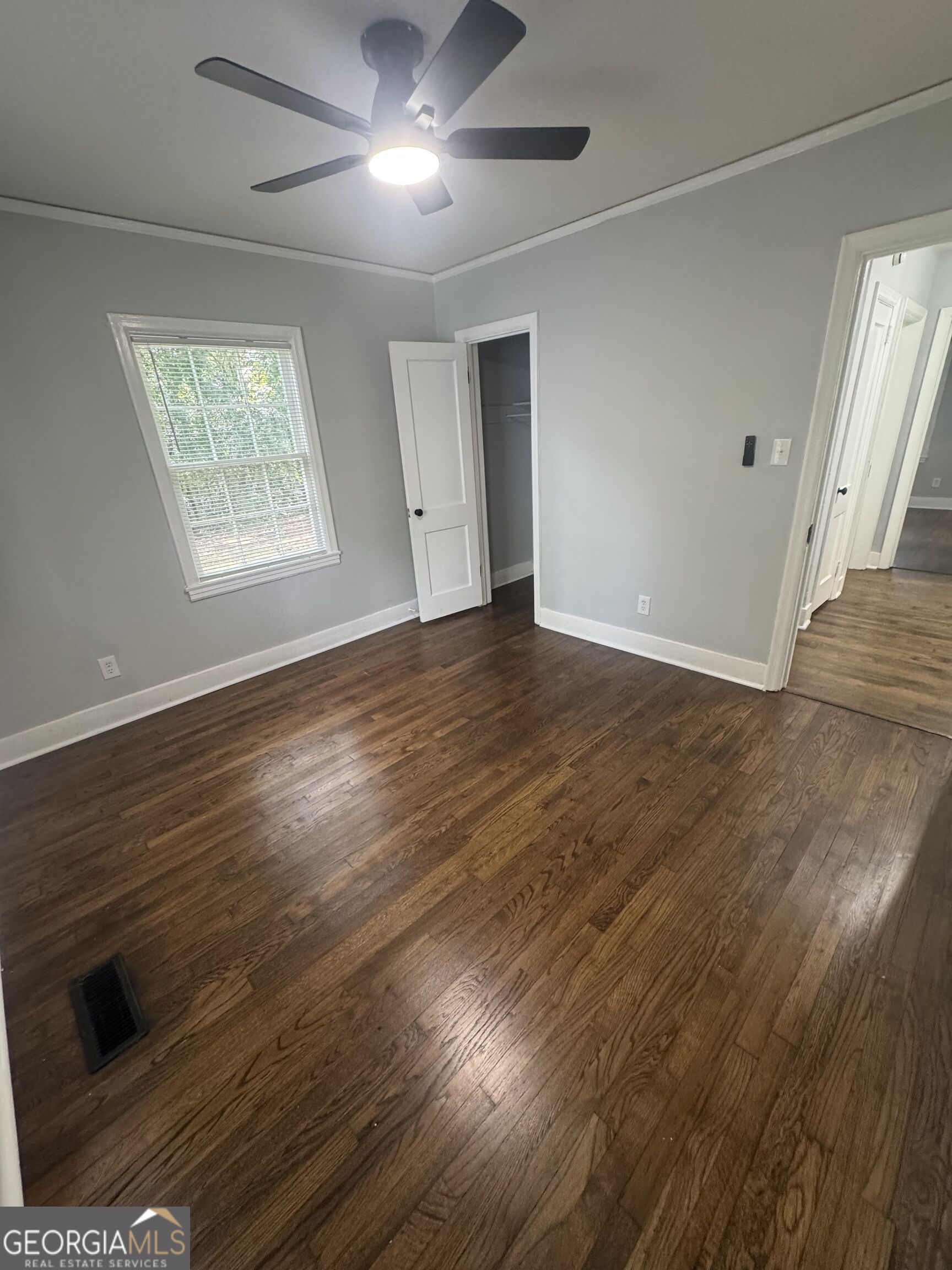 327 Rogers Avenue Property Photo 12