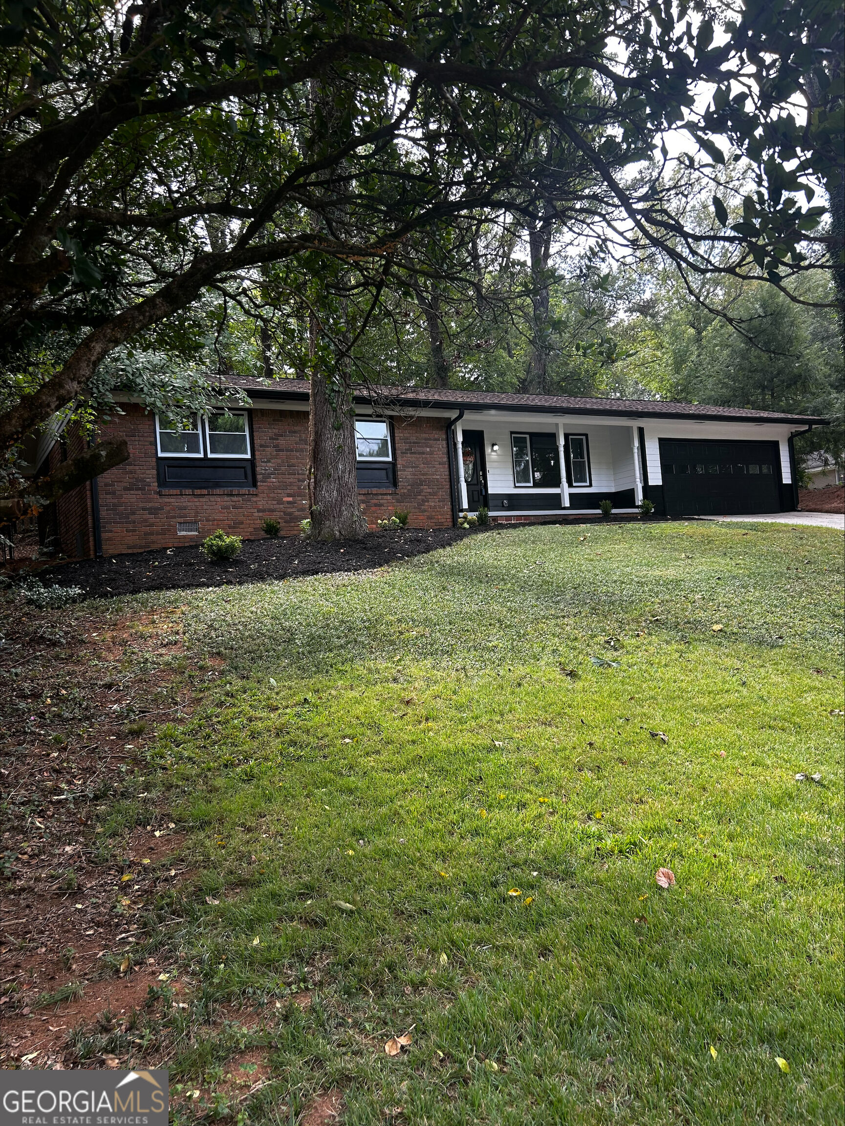4205 Commodore Drive Property Photo 3