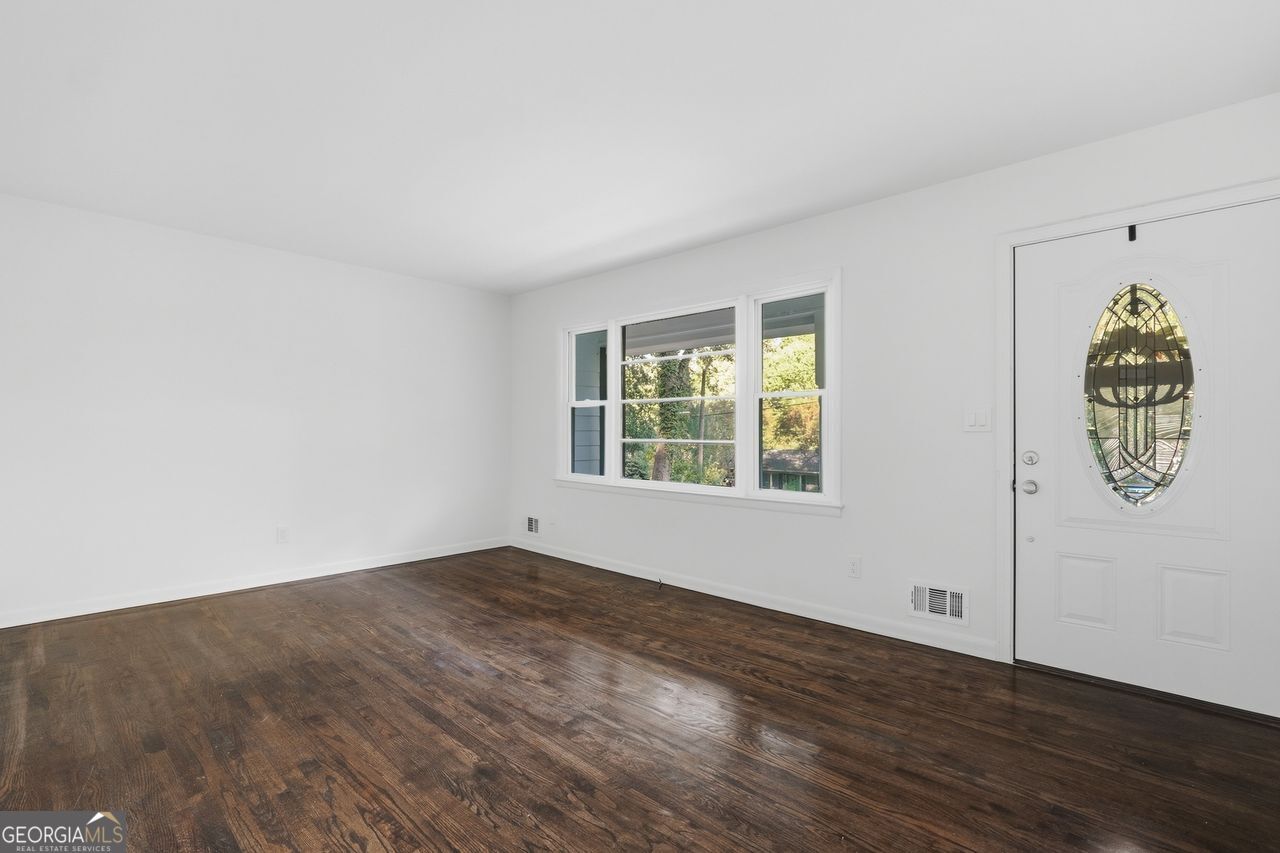 4205 Commodore Drive Property Photo 6