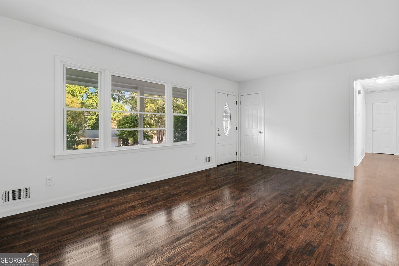 4205 Commodore Drive Property Photo 7