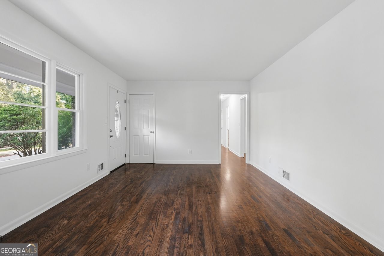 4205 Commodore Drive Property Photo 10