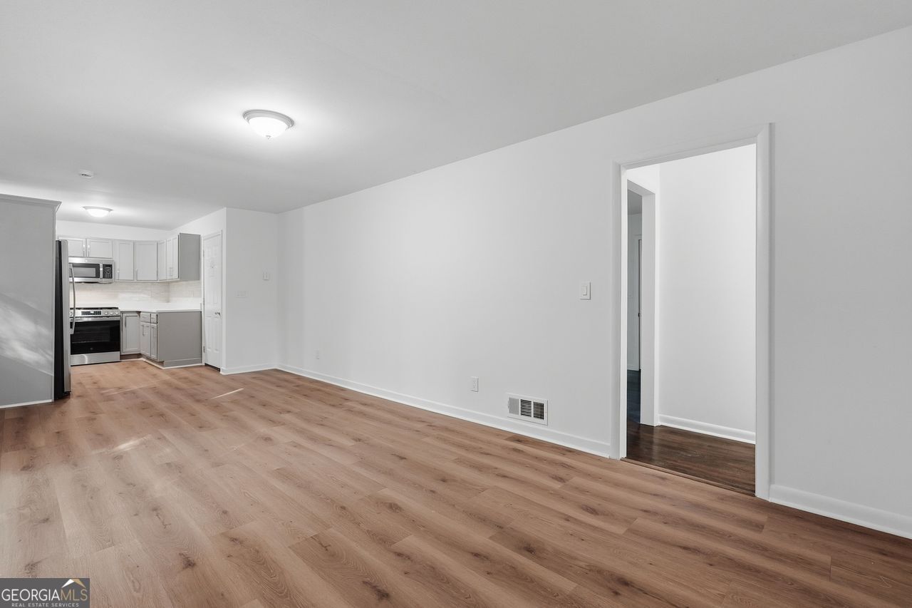 4205 Commodore Drive Property Photo 13