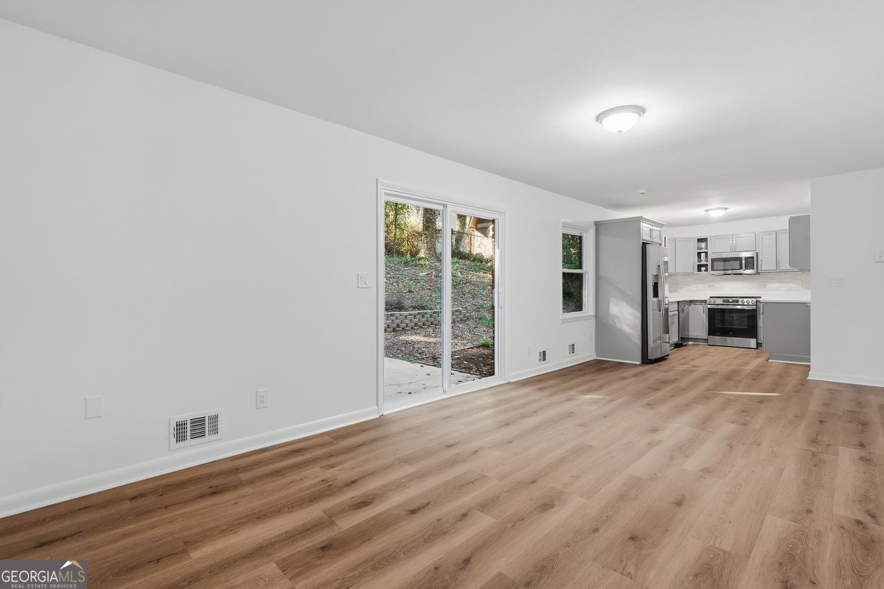 4205 Commodore Drive Property Photo 14
