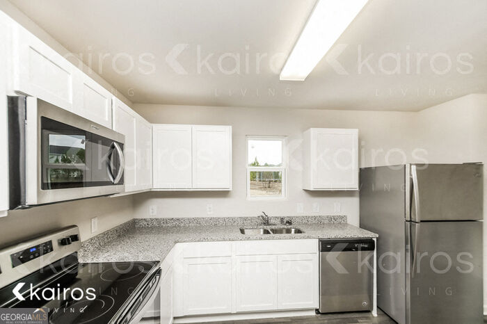 618 Cartecay Drive Property Photo 4