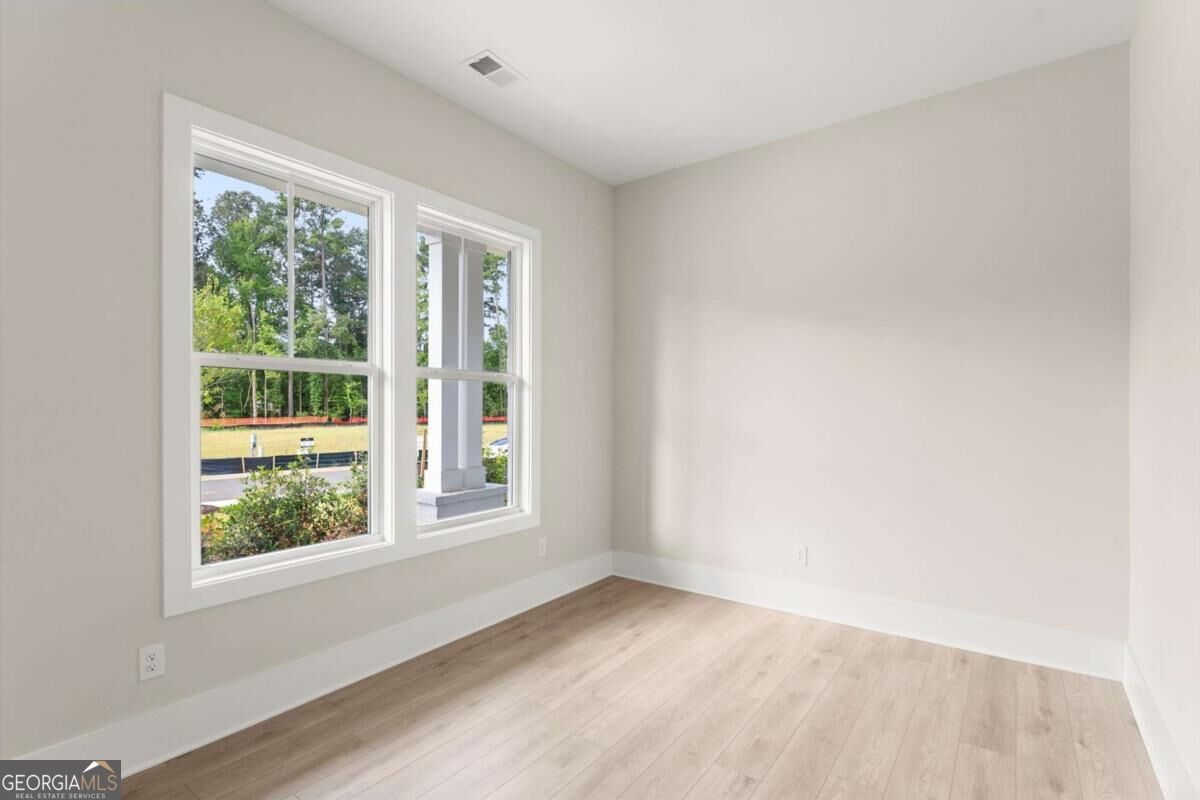 3552 Cedarvale Court Property Photo 8