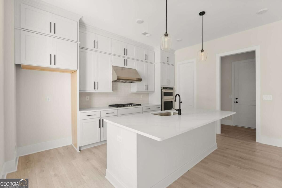 3552 Cedarvale Court Property Photo 17