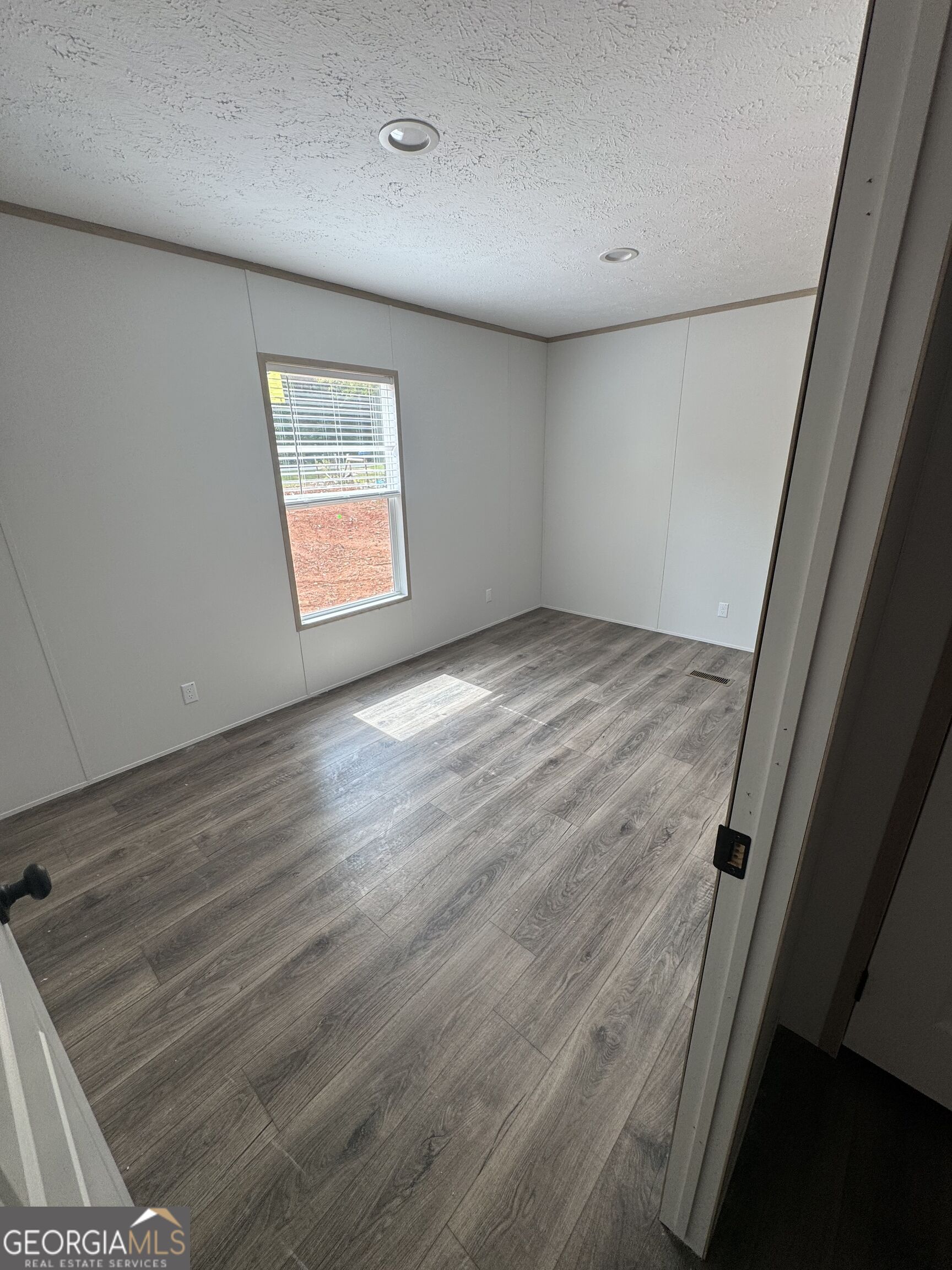 2037 Defoor Road Property Photo 8