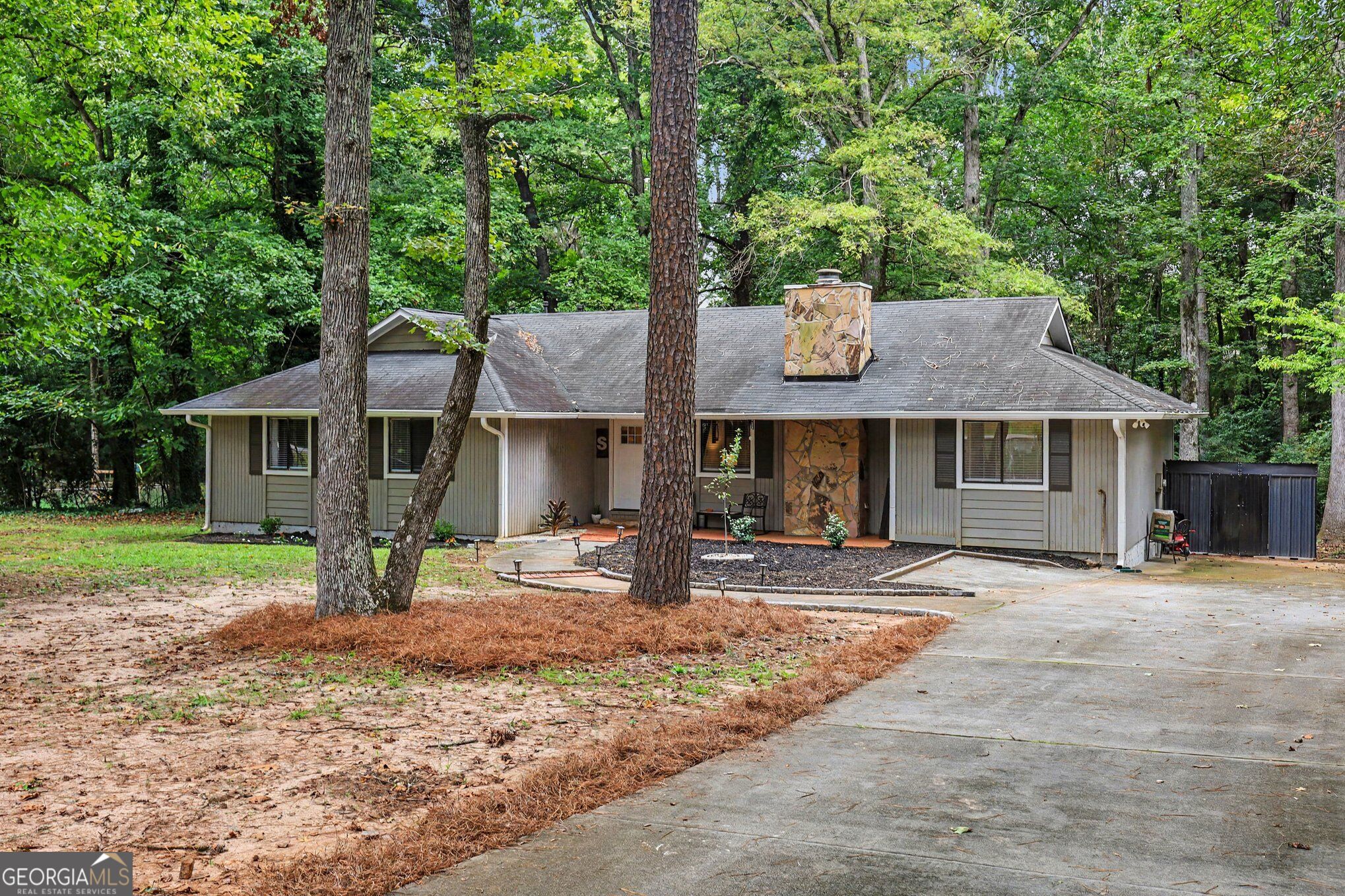 130 Ashley Oaks Drive Property Photo 2