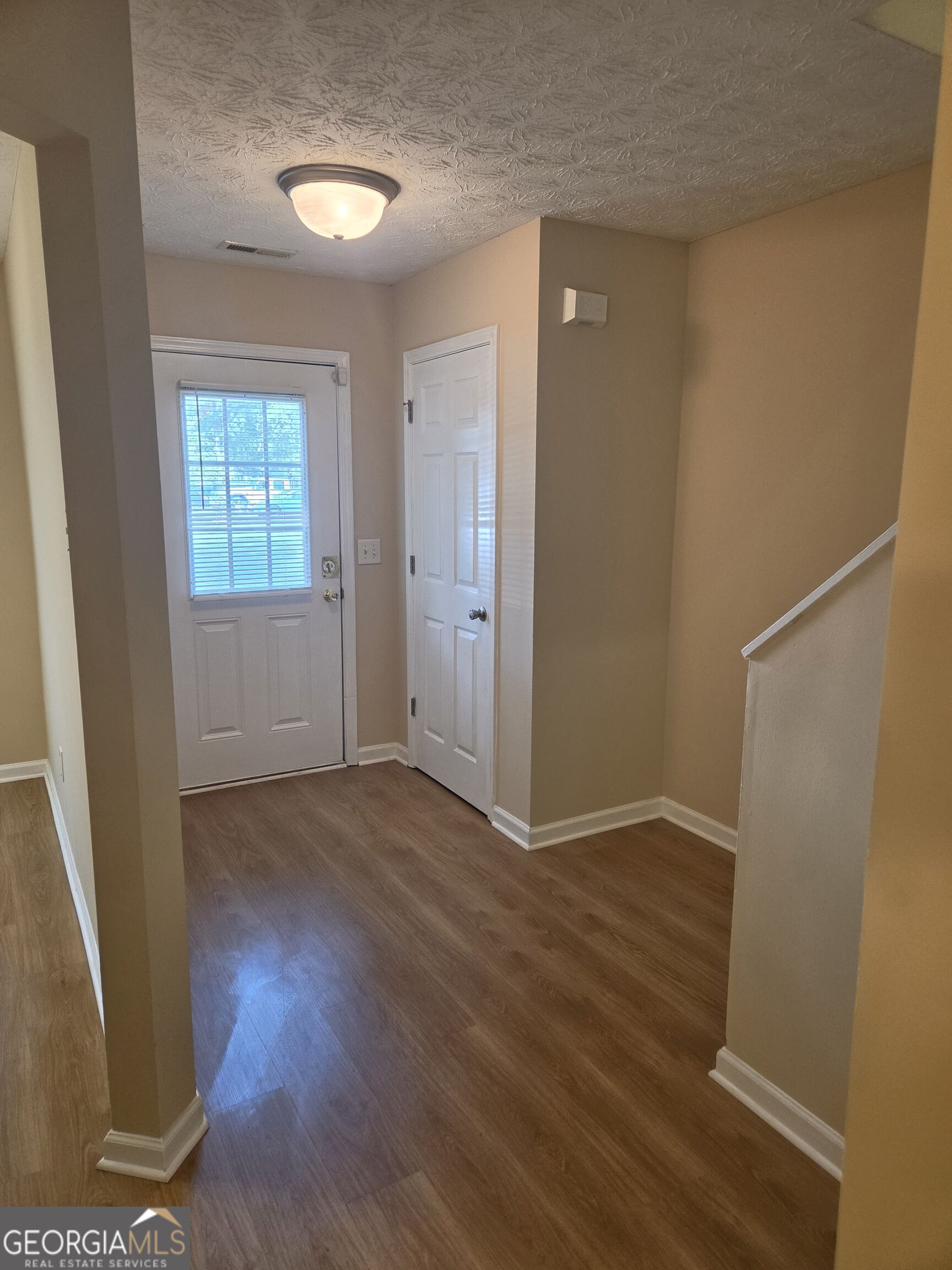 1718 Grove Way Property Photo 2