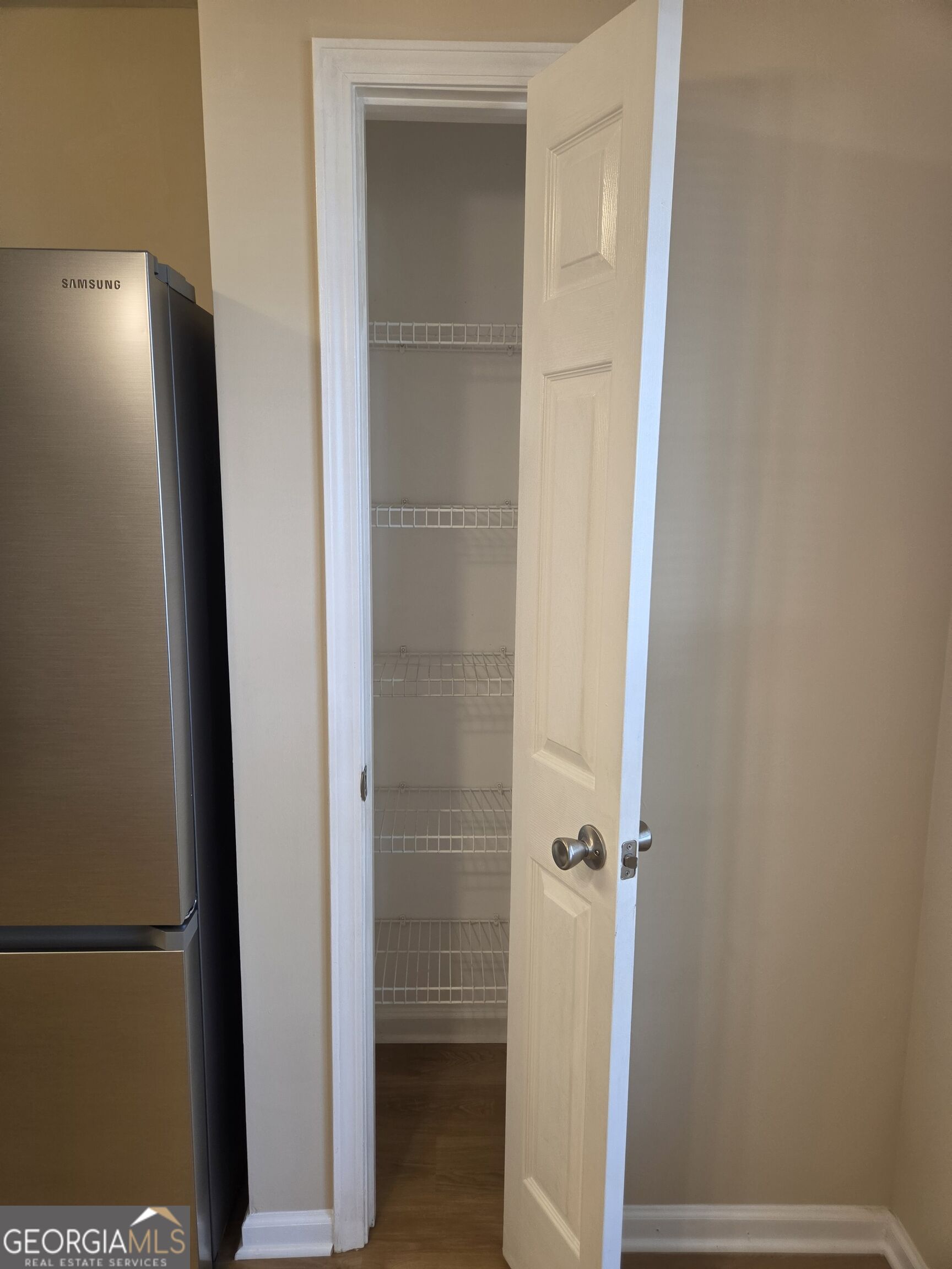1718 Grove Way Property Photo 10