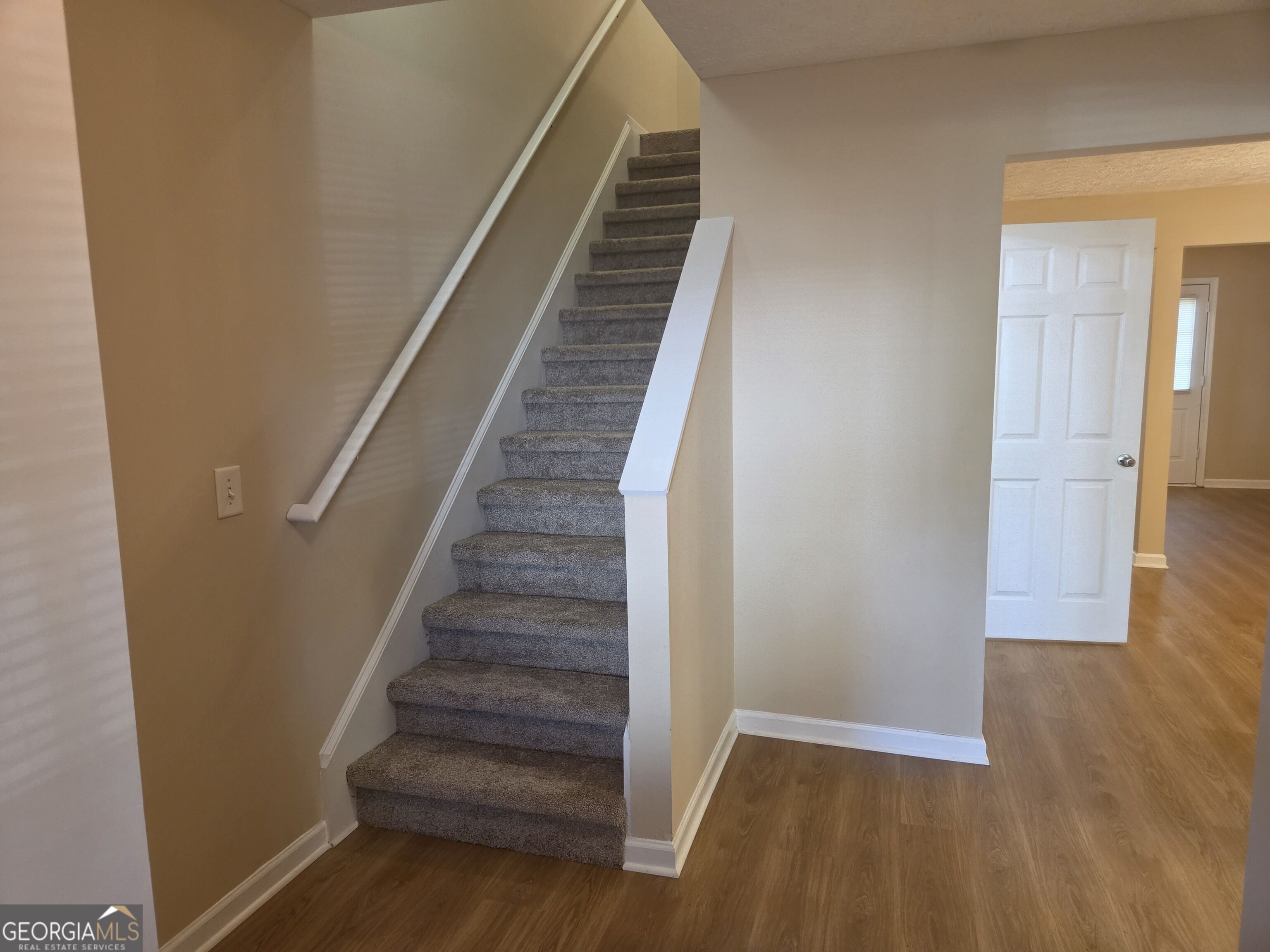 1718 Grove Way Property Photo 13