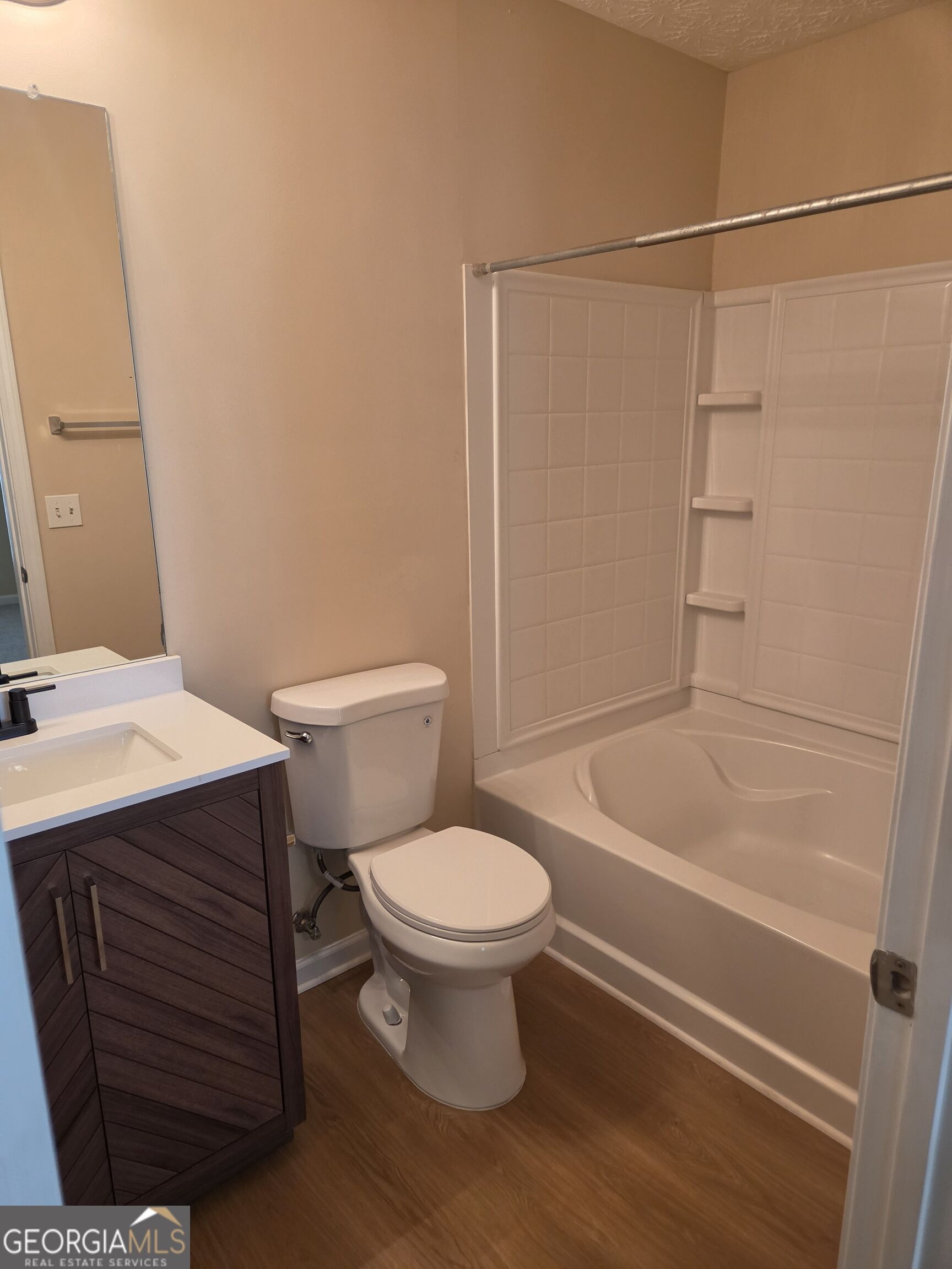 1718 Grove Way Property Photo 16
