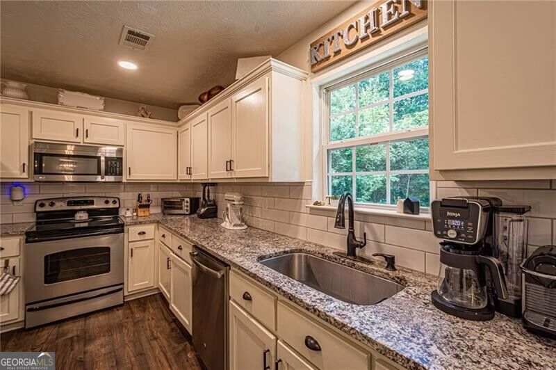 10 Patriot Trail Property Photo 7
