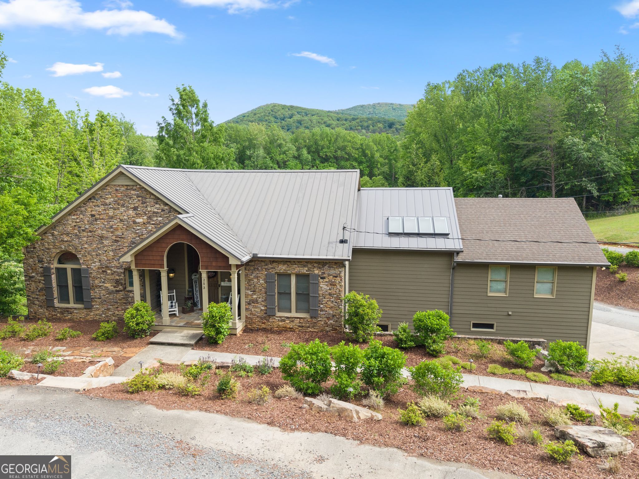 253 Happy Trails Way Property Photo 1