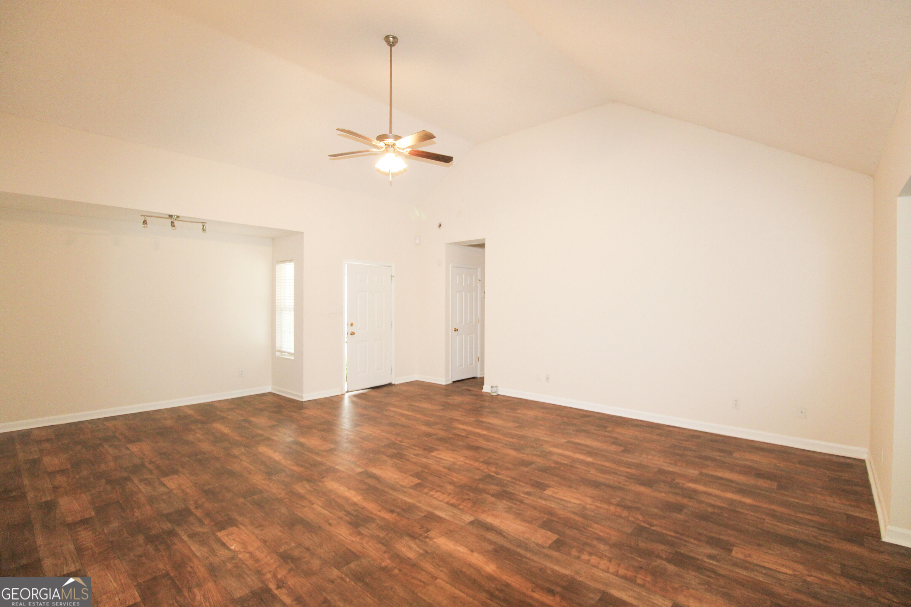 8010 Ponderosa Pine Boulevard Property Photo 2