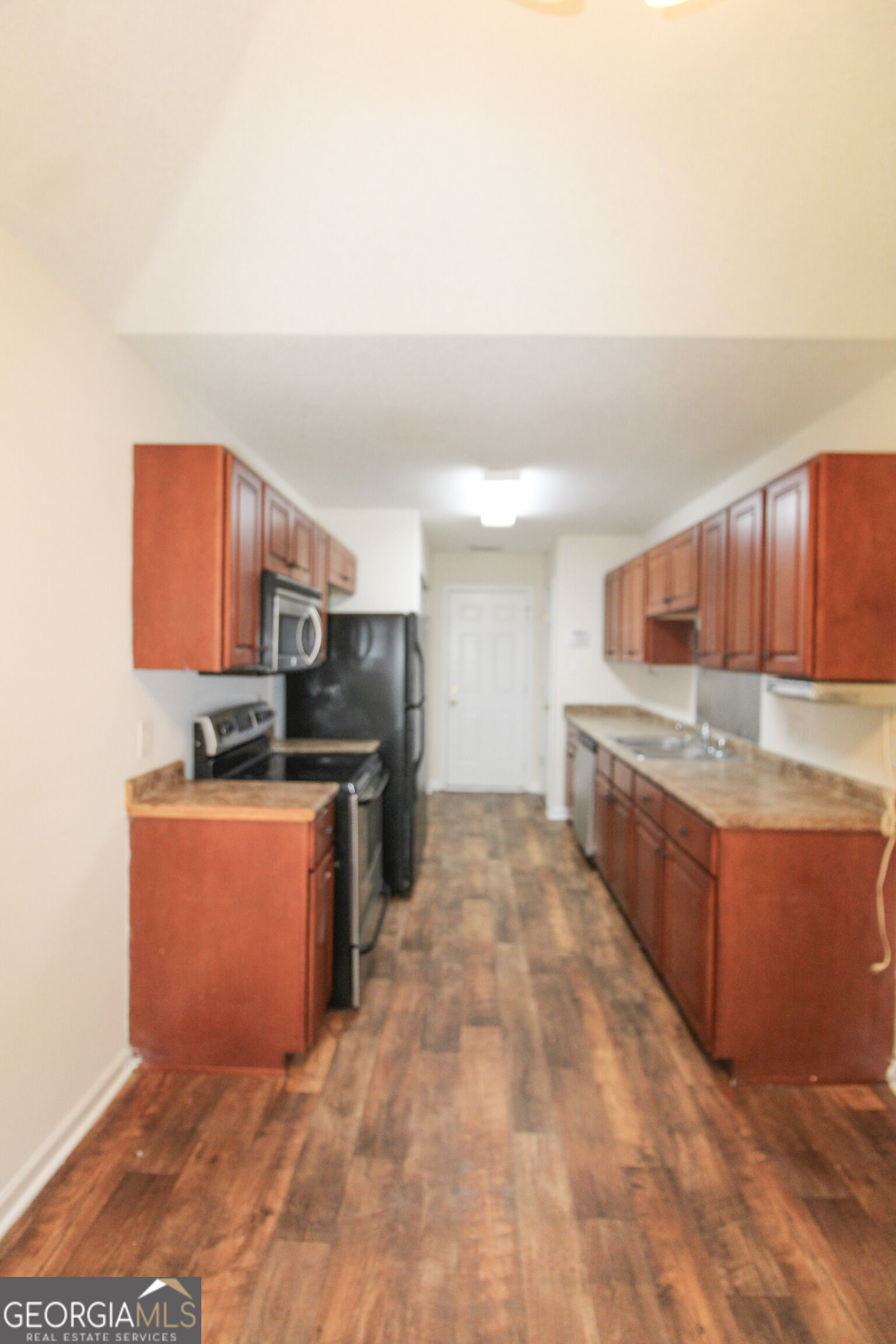 8010 Ponderosa Pine Boulevard Property Photo 4