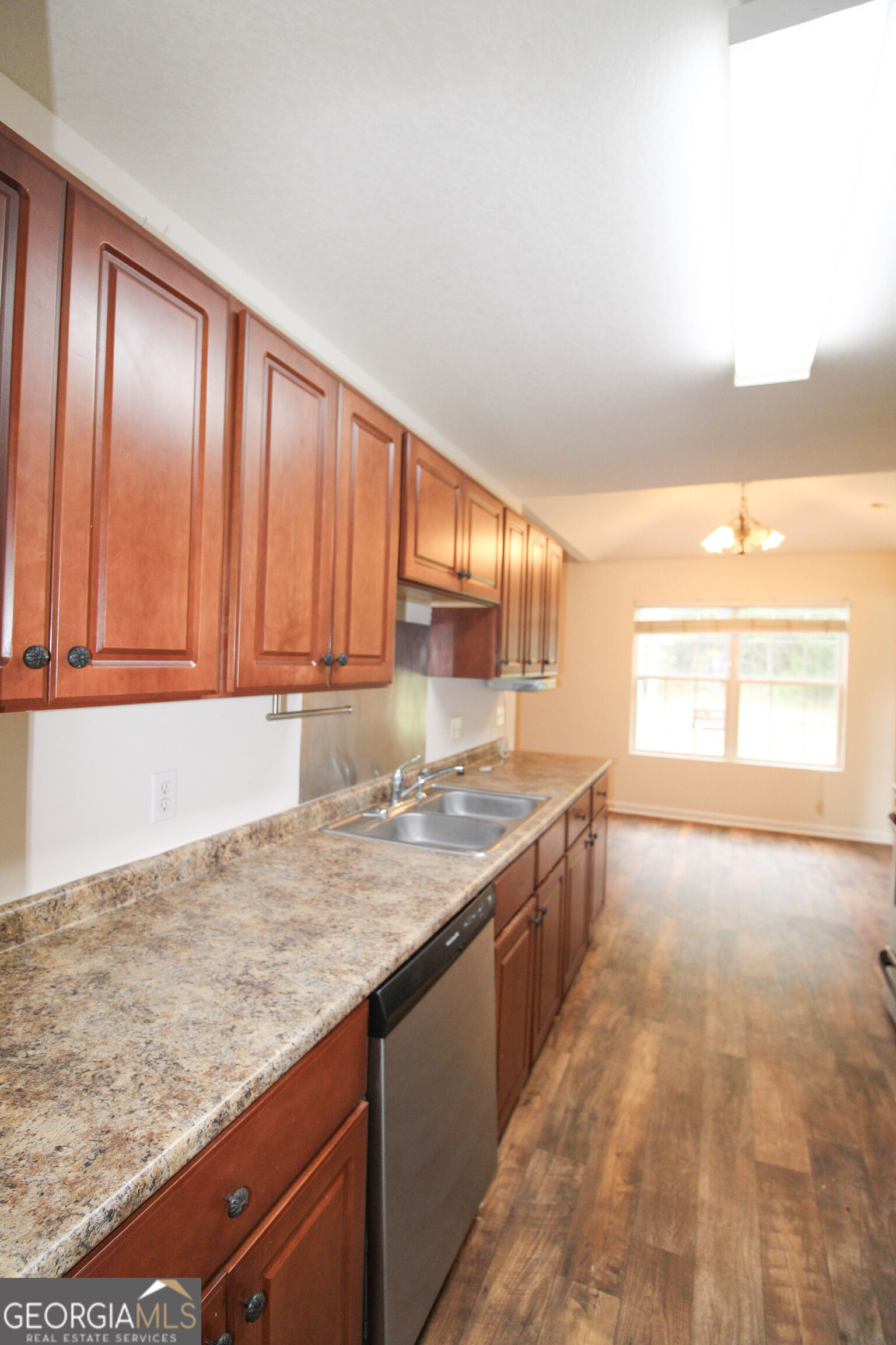 8010 Ponderosa Pine Boulevard Property Photo 5