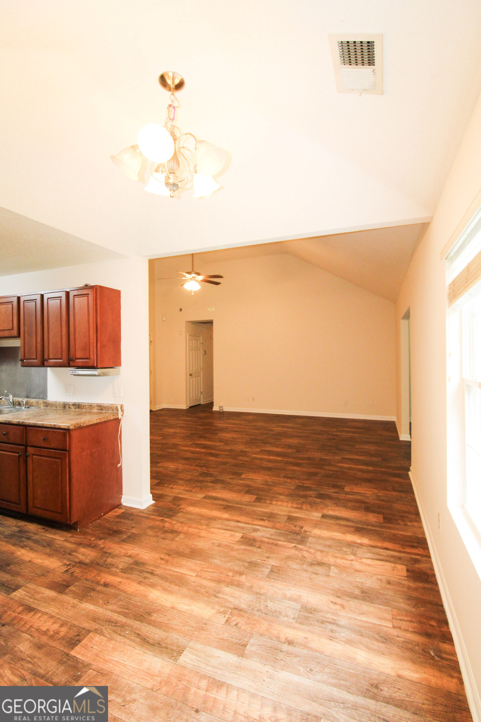 8010 Ponderosa Pine Boulevard Property Photo 7
