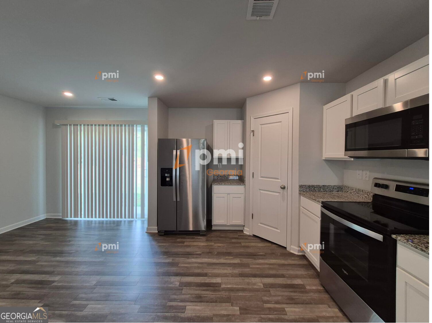 329 Duck Walk Way Property Photo 3