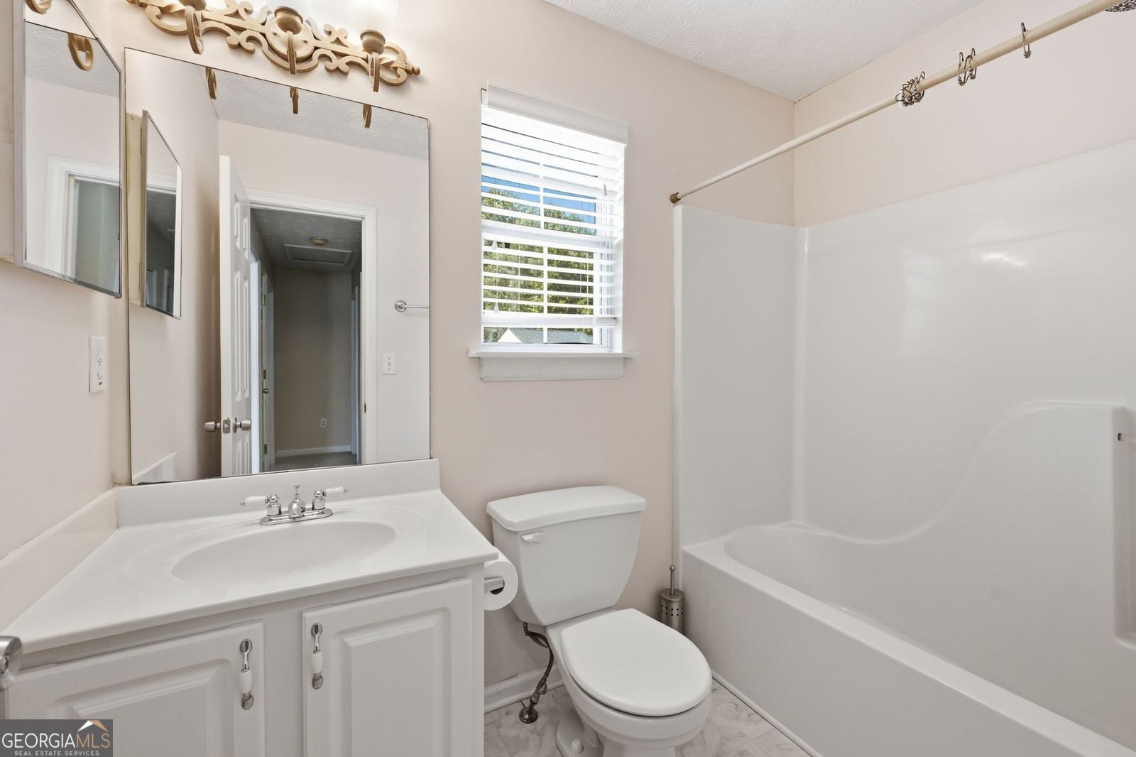 3279 Benthollow Lane Property Photo 15