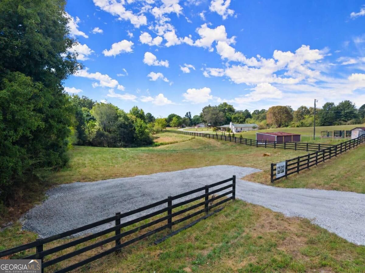 7270 Pea Ridge Road Property Photo 1
