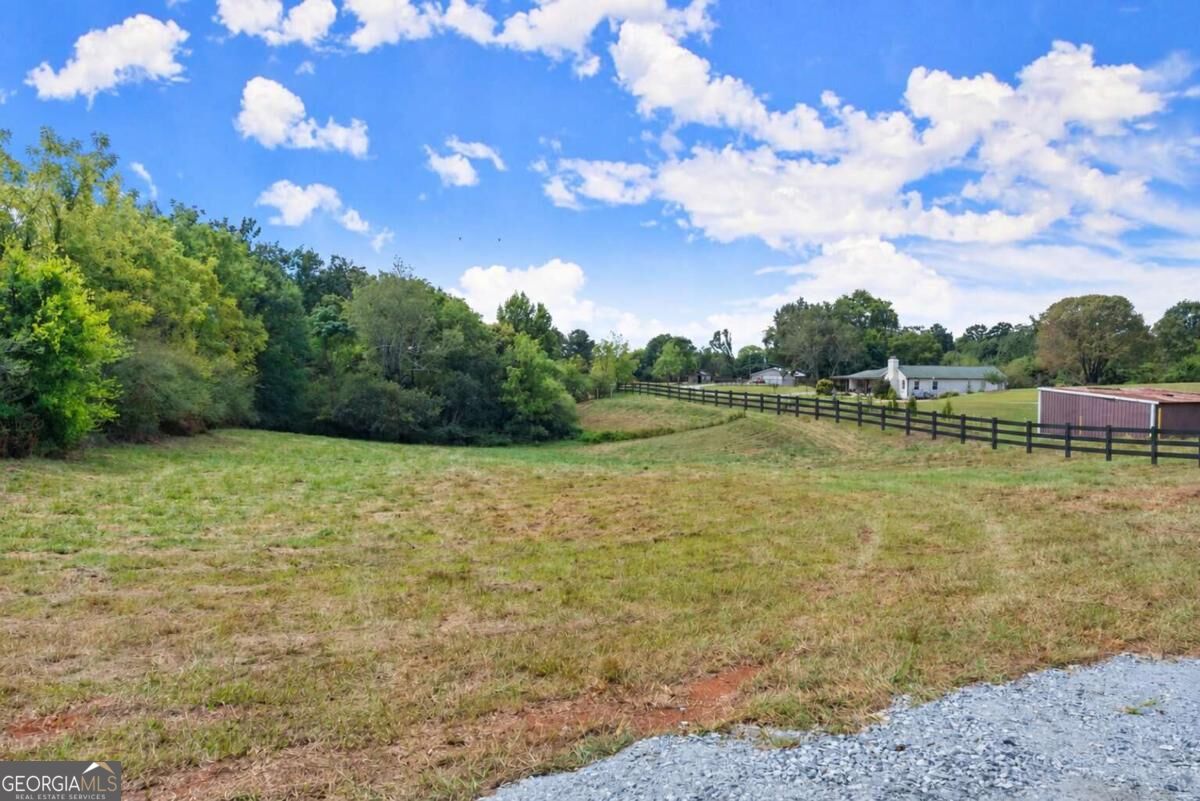 7270 Pea Ridge Road Property Photo 2