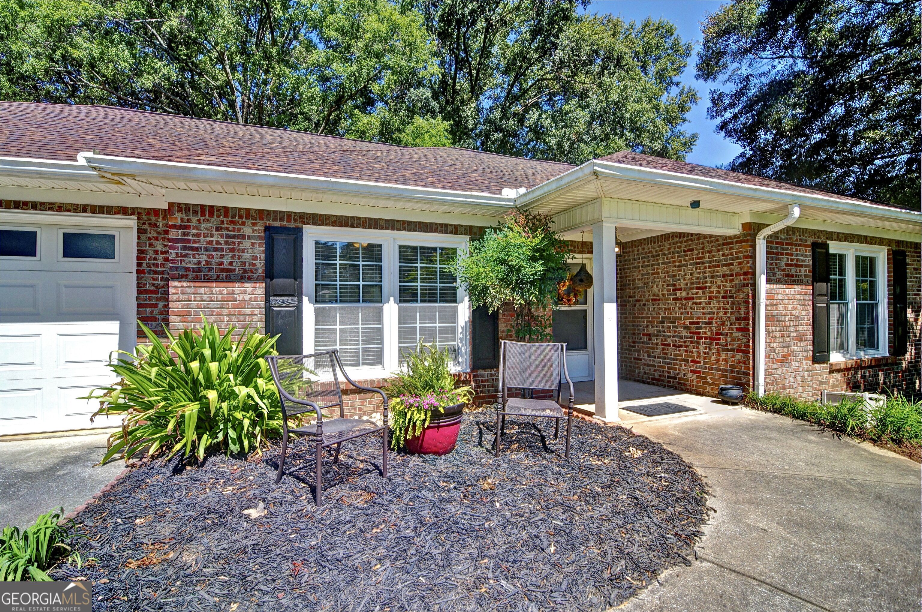 2520 Morningside Drive Property Photo 2