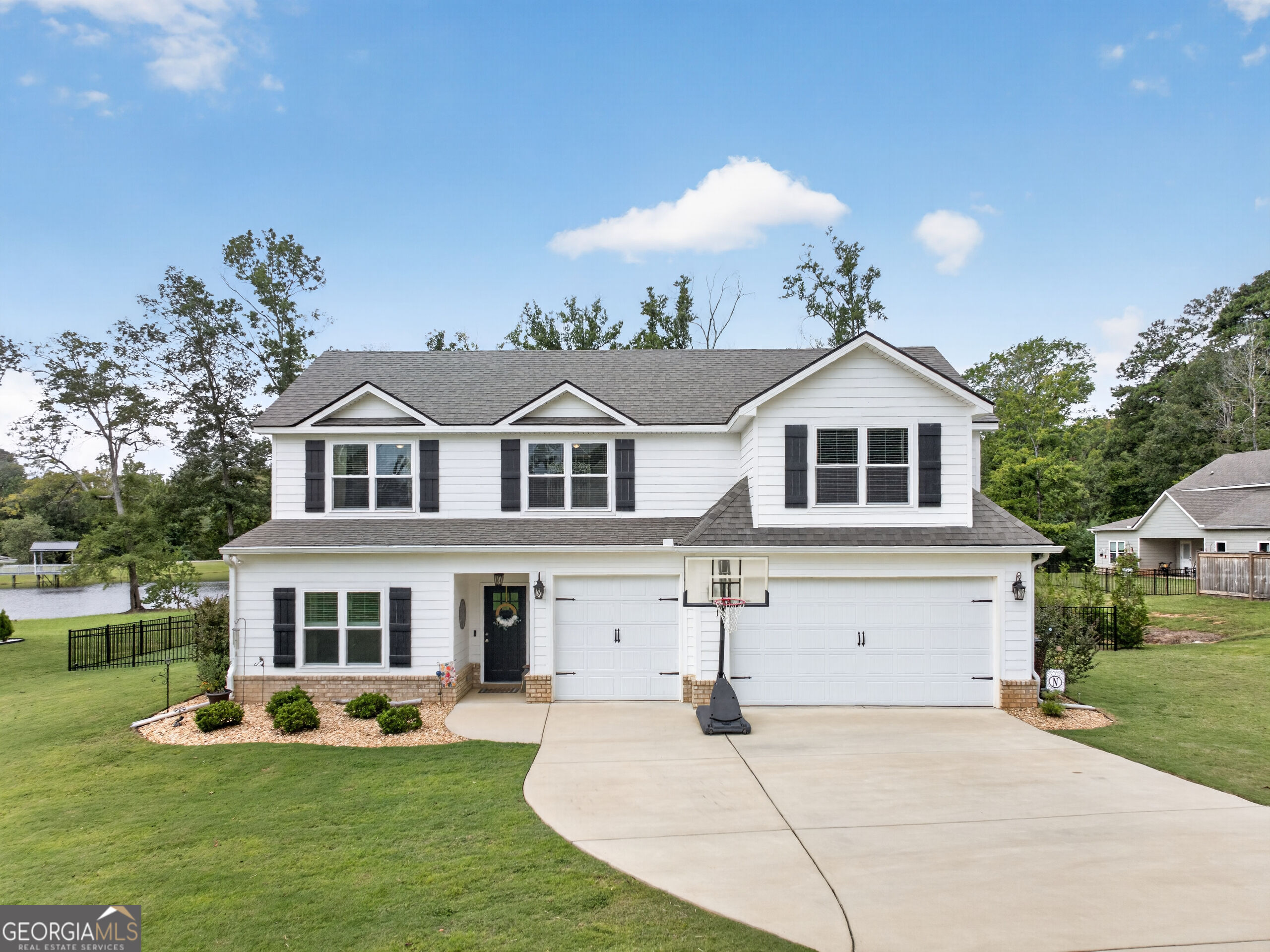 615 Lakeshore Drive Property Photo 1