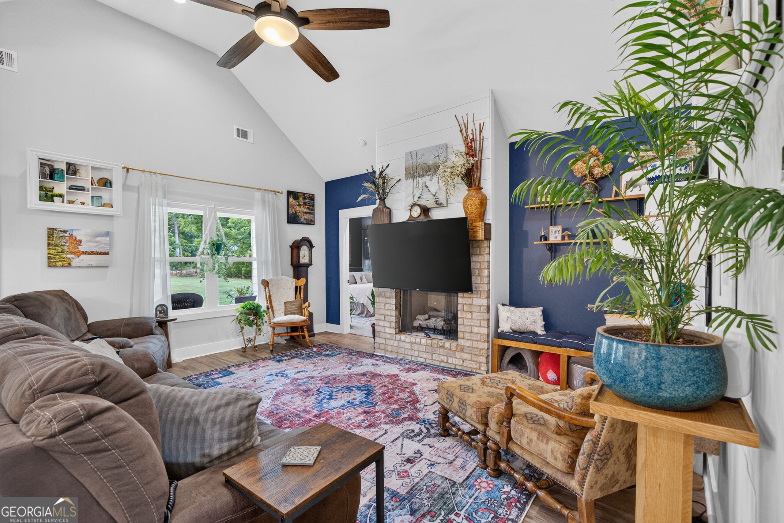 615 Lakeshore Drive Property Photo 9