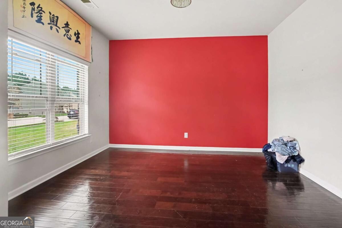 646 Toronto Circle Property Photo 12