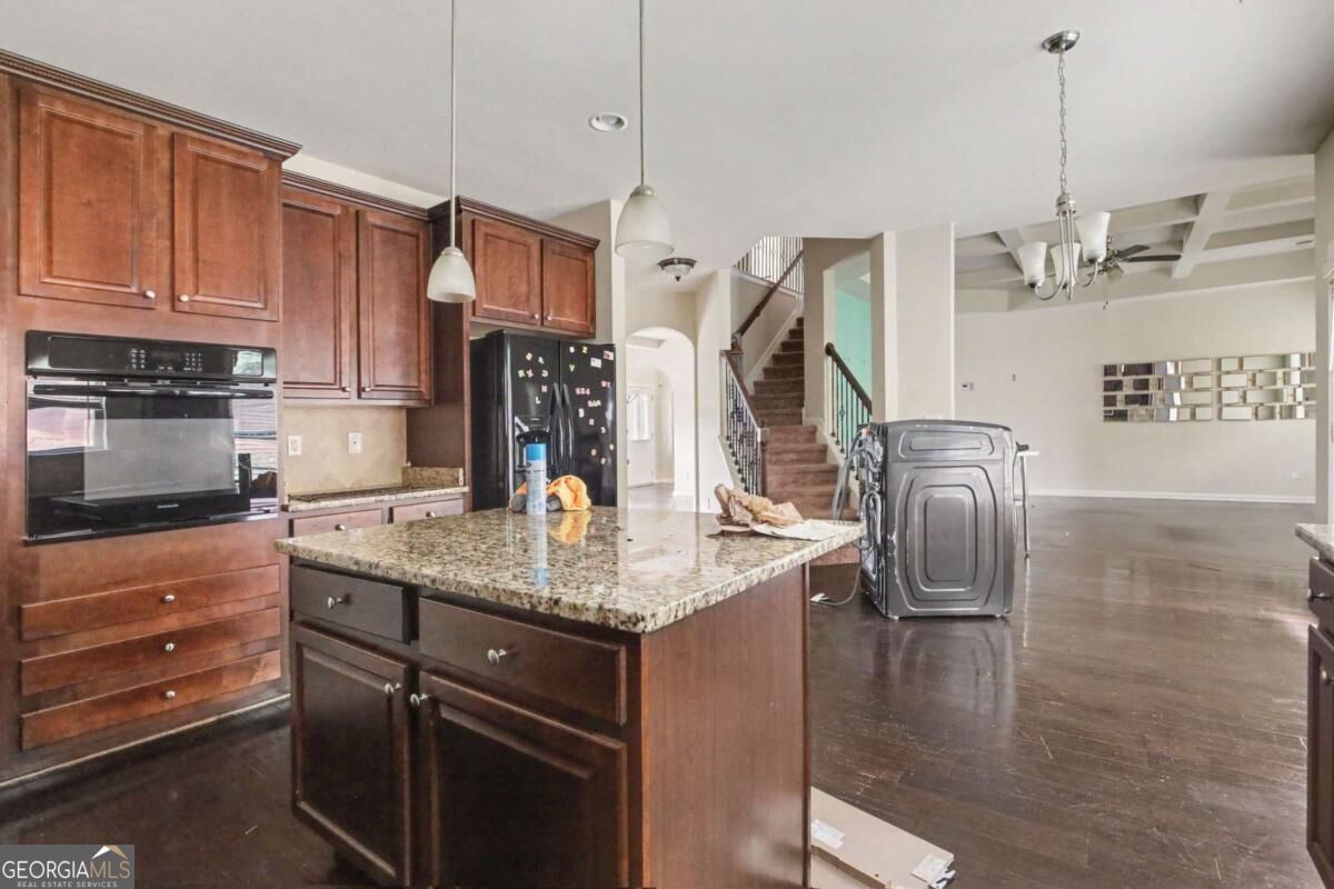 646 Toronto Circle Property Photo 14