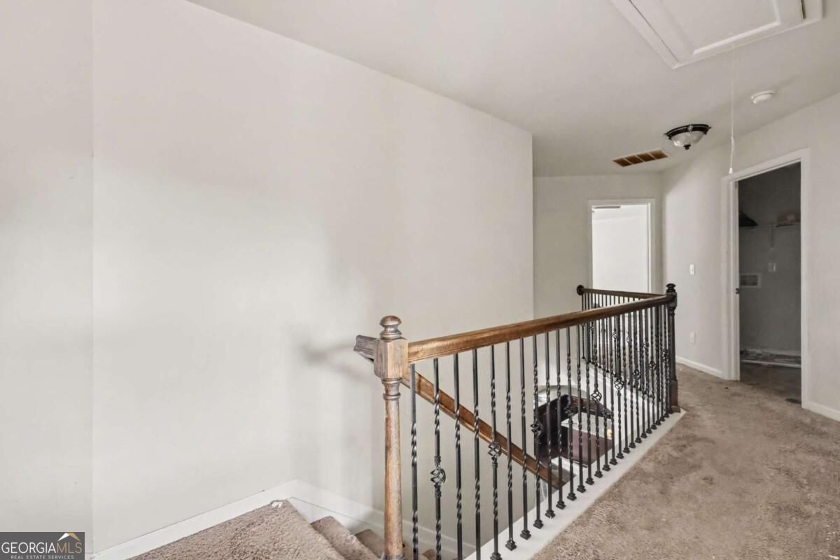646 Toronto Circle Property Photo 16