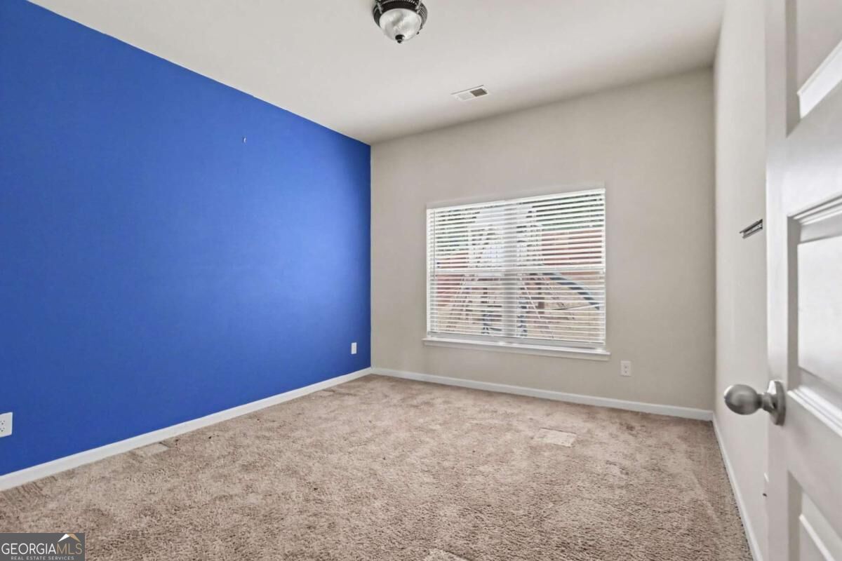 646 Toronto Circle Property Photo 17