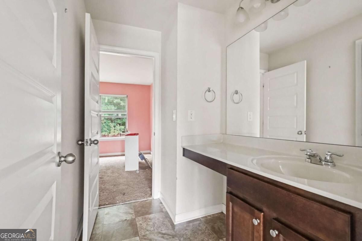 646 Toronto Circle Property Photo 20