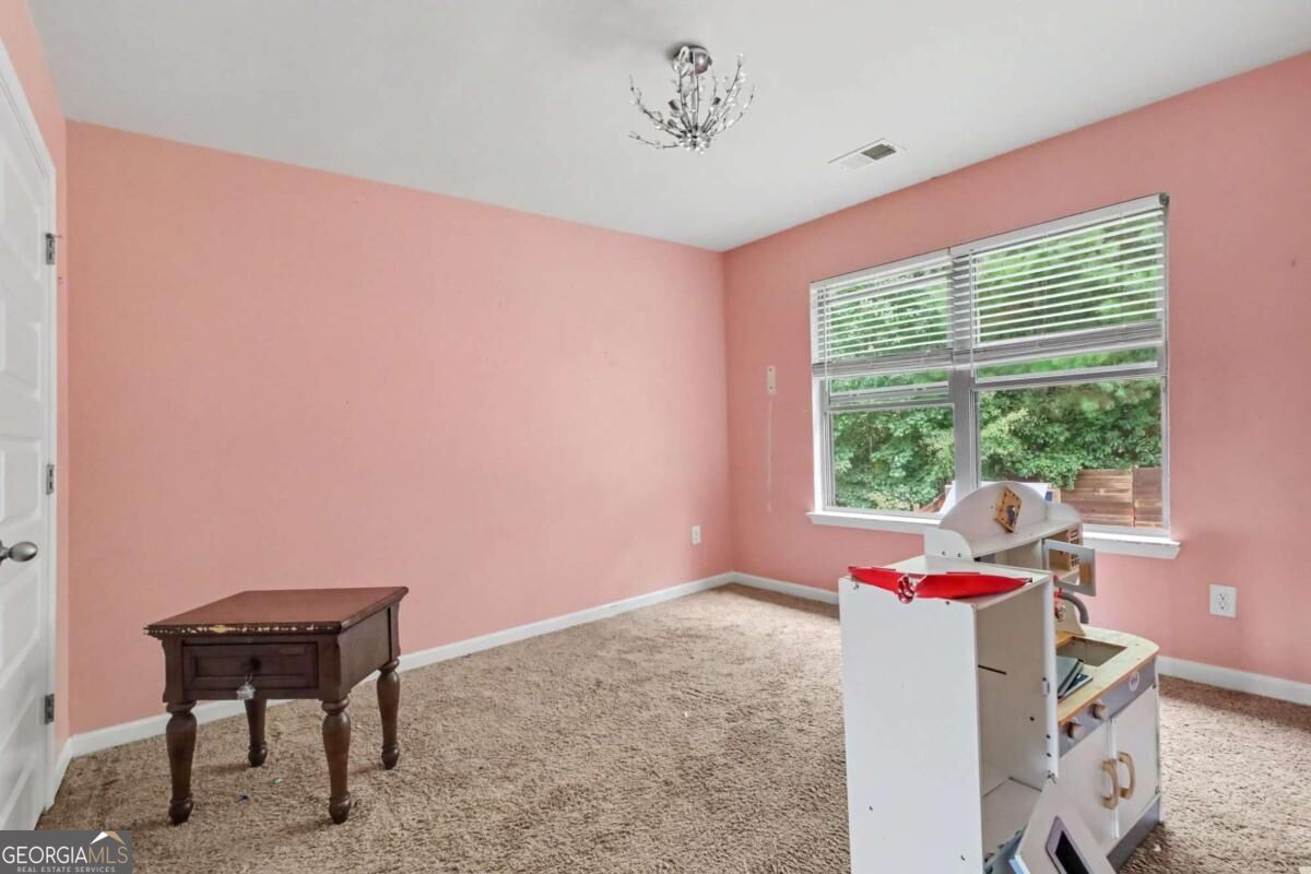 646 Toronto Circle Property Photo 21