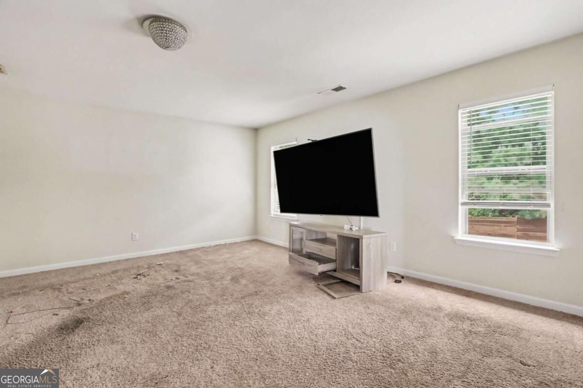 646 Toronto Circle Property Photo 23