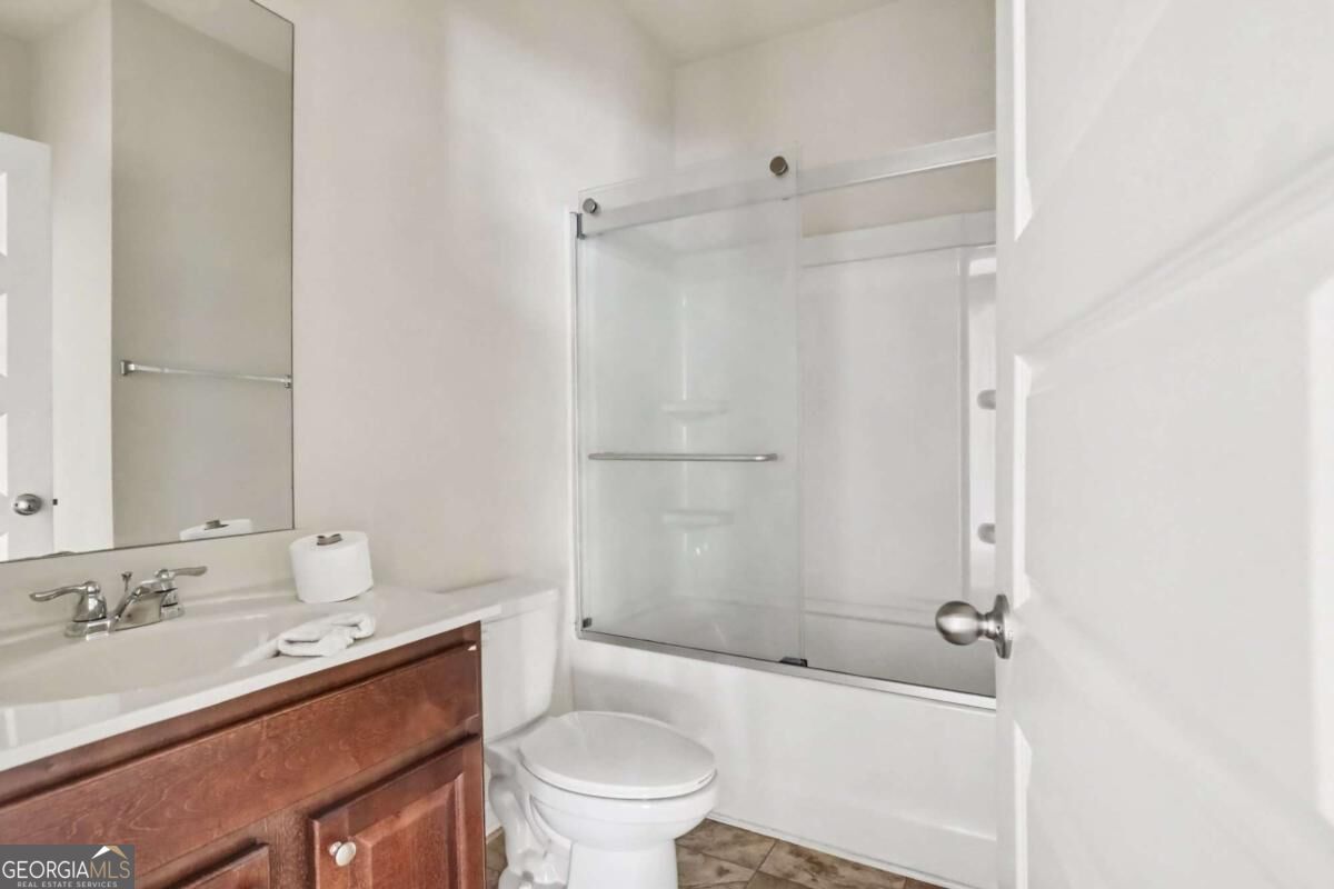 646 Toronto Circle Property Photo 26