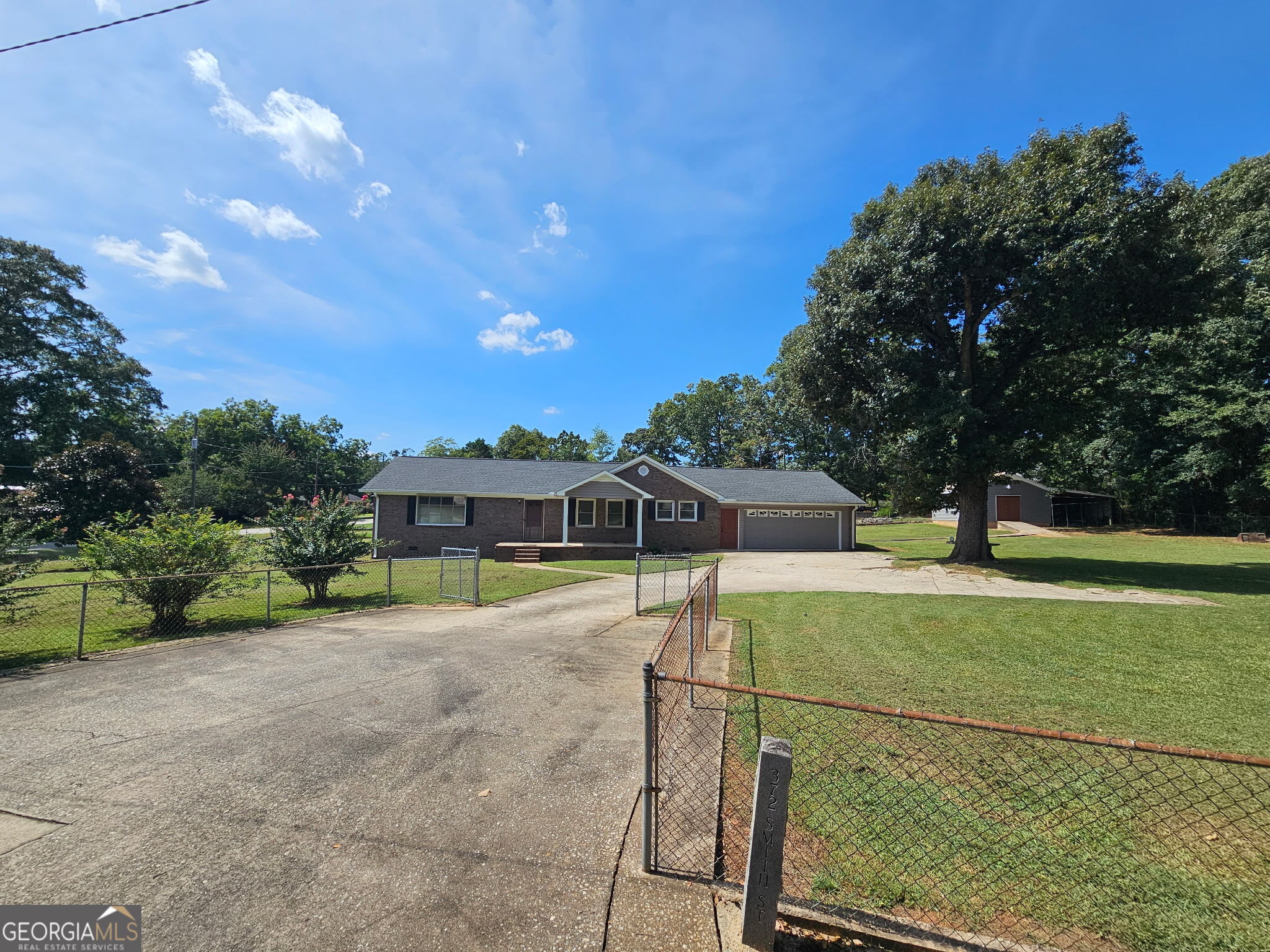 372 Smith Street Property Photo 1