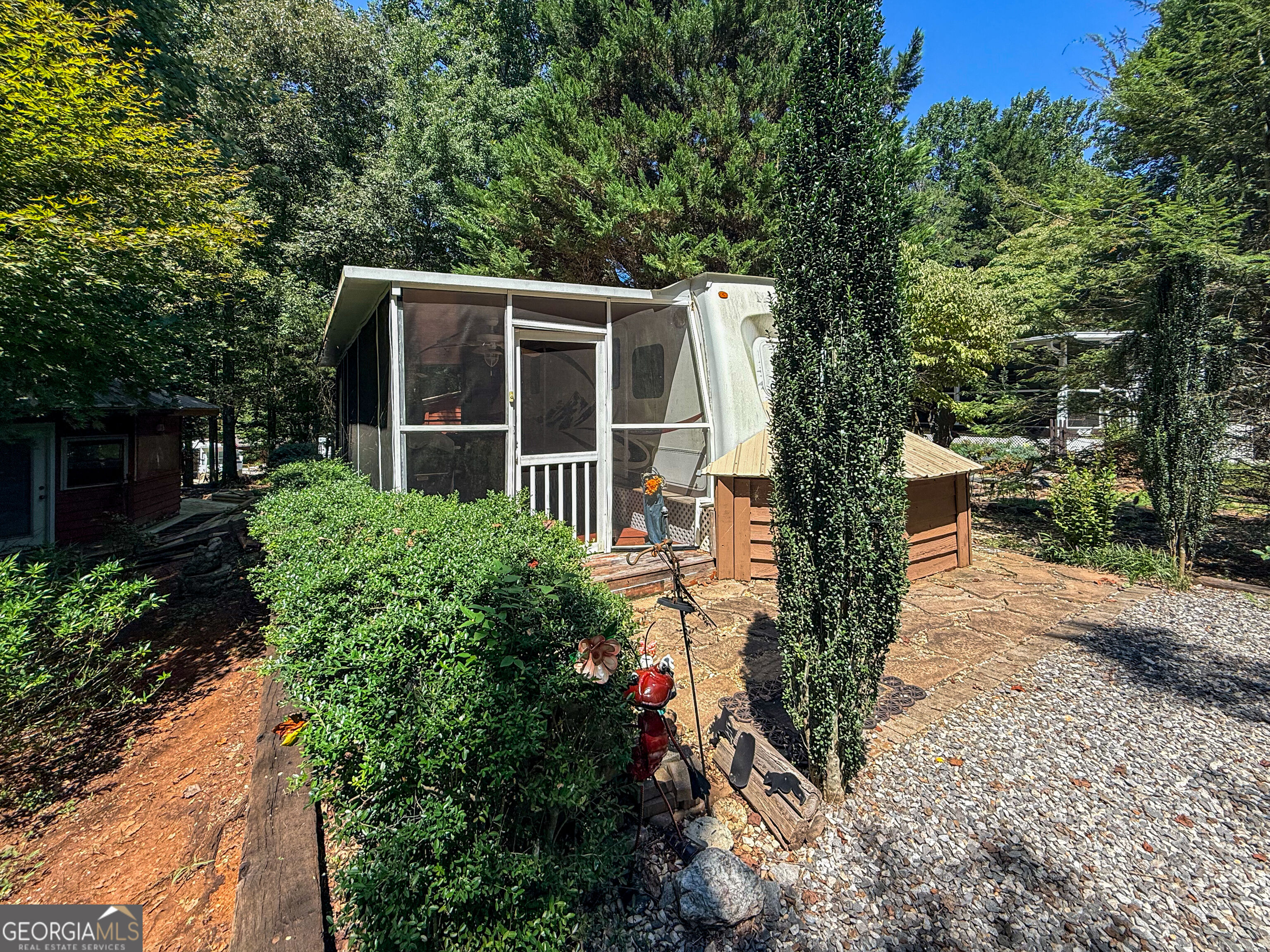 100 Campfire Drive Property Photo 2
