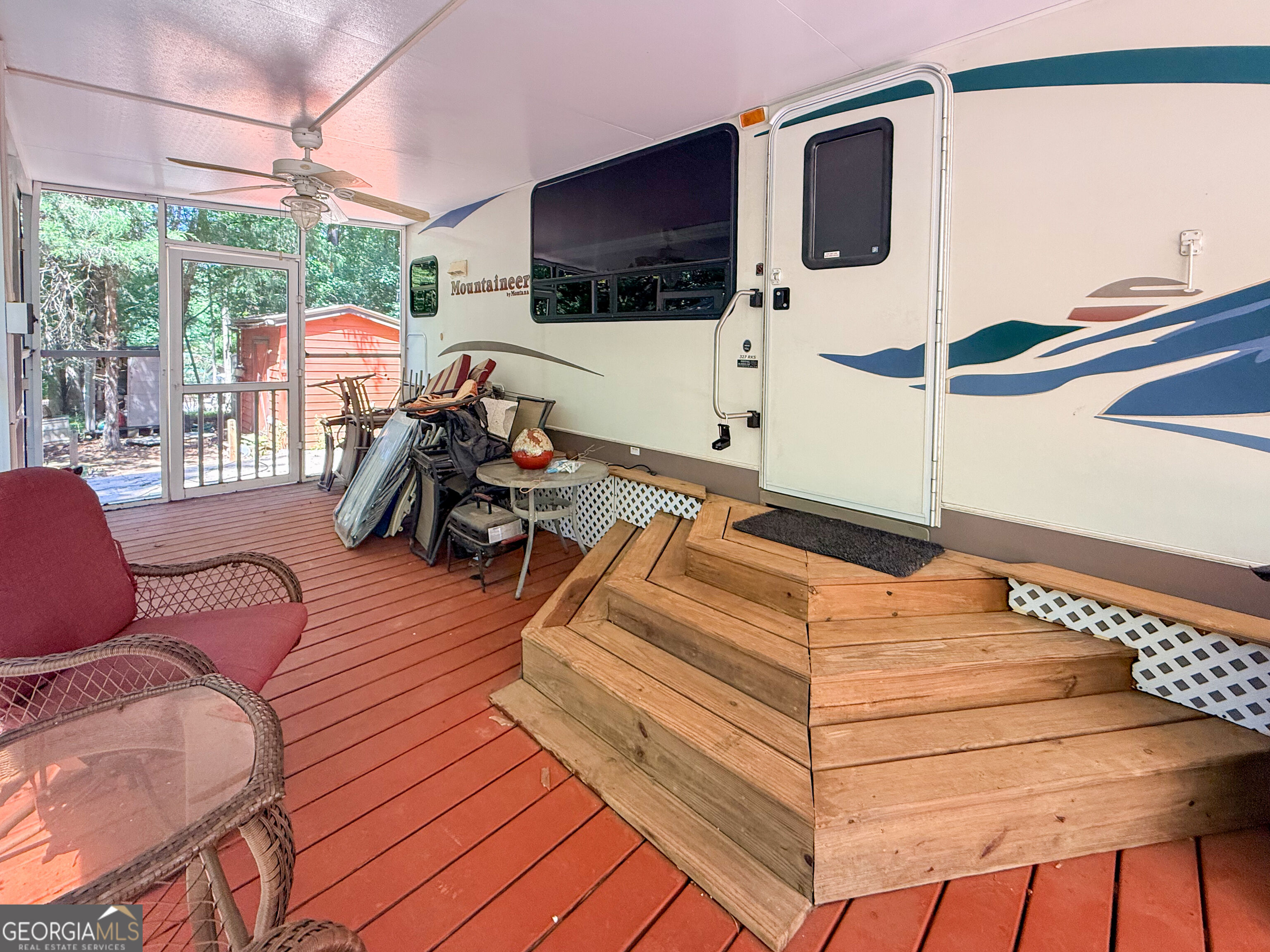 100 Campfire Drive Property Photo 6