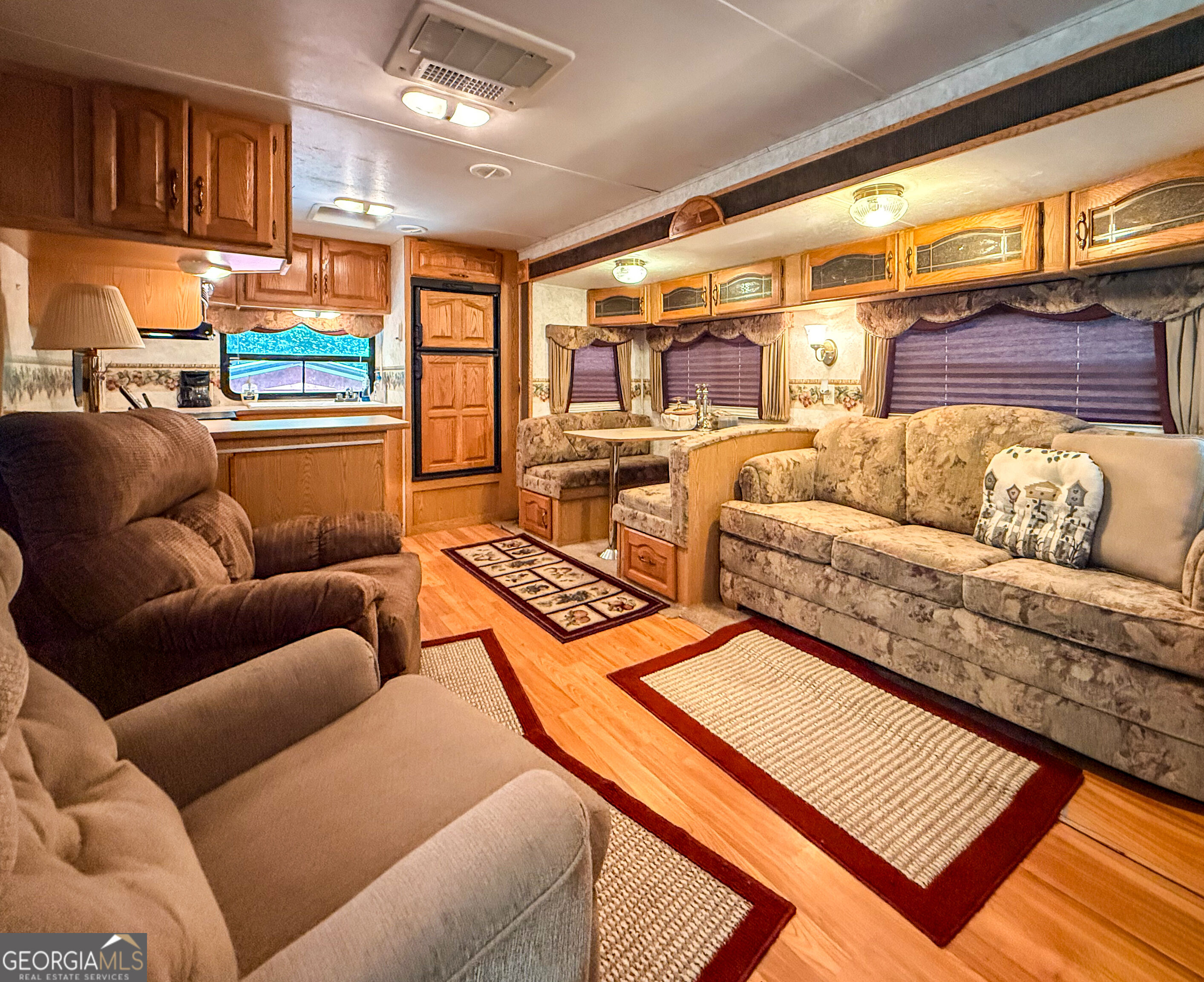 100 Campfire Drive Property Photo 8