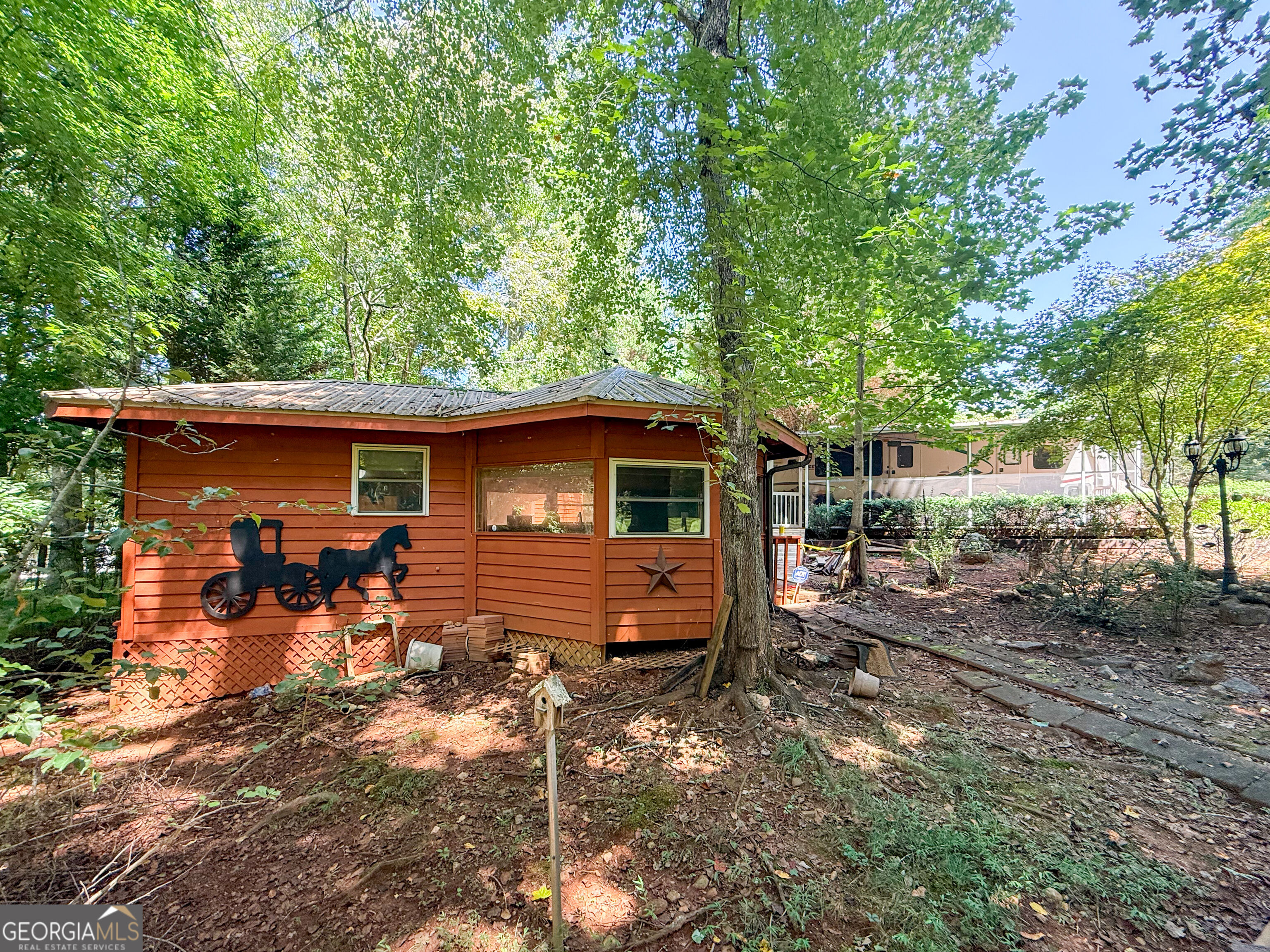 100 Campfire Drive Property Photo 16