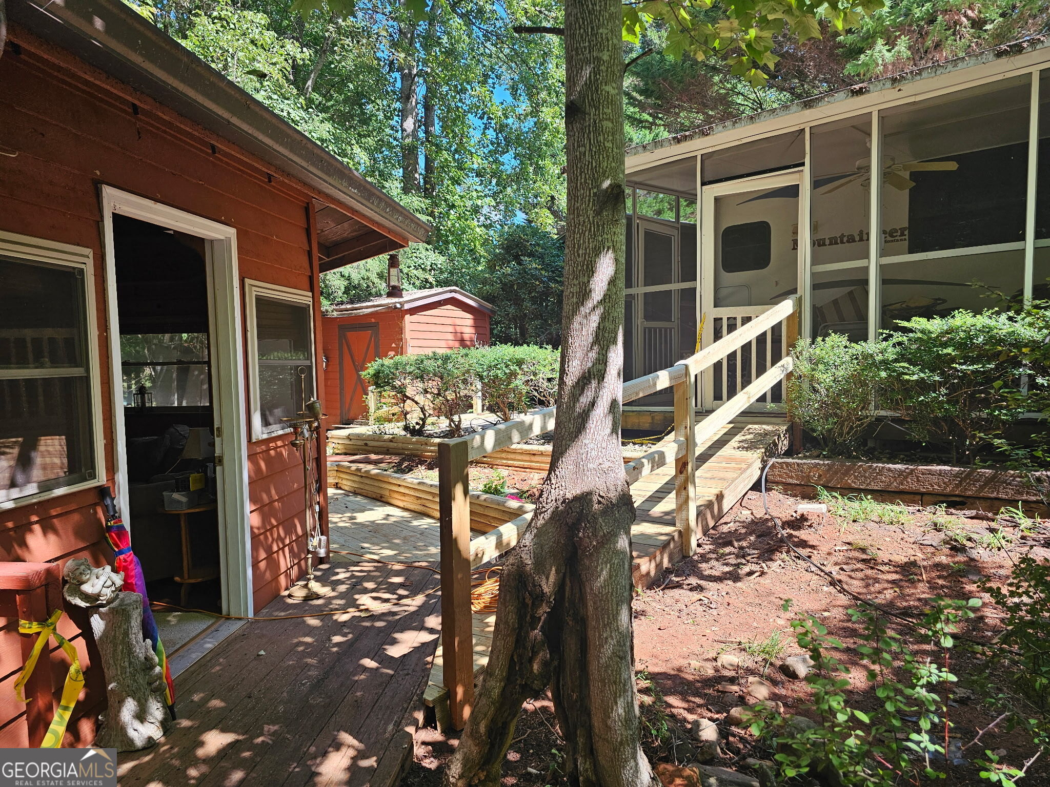 100 Campfire Drive Property Photo 17