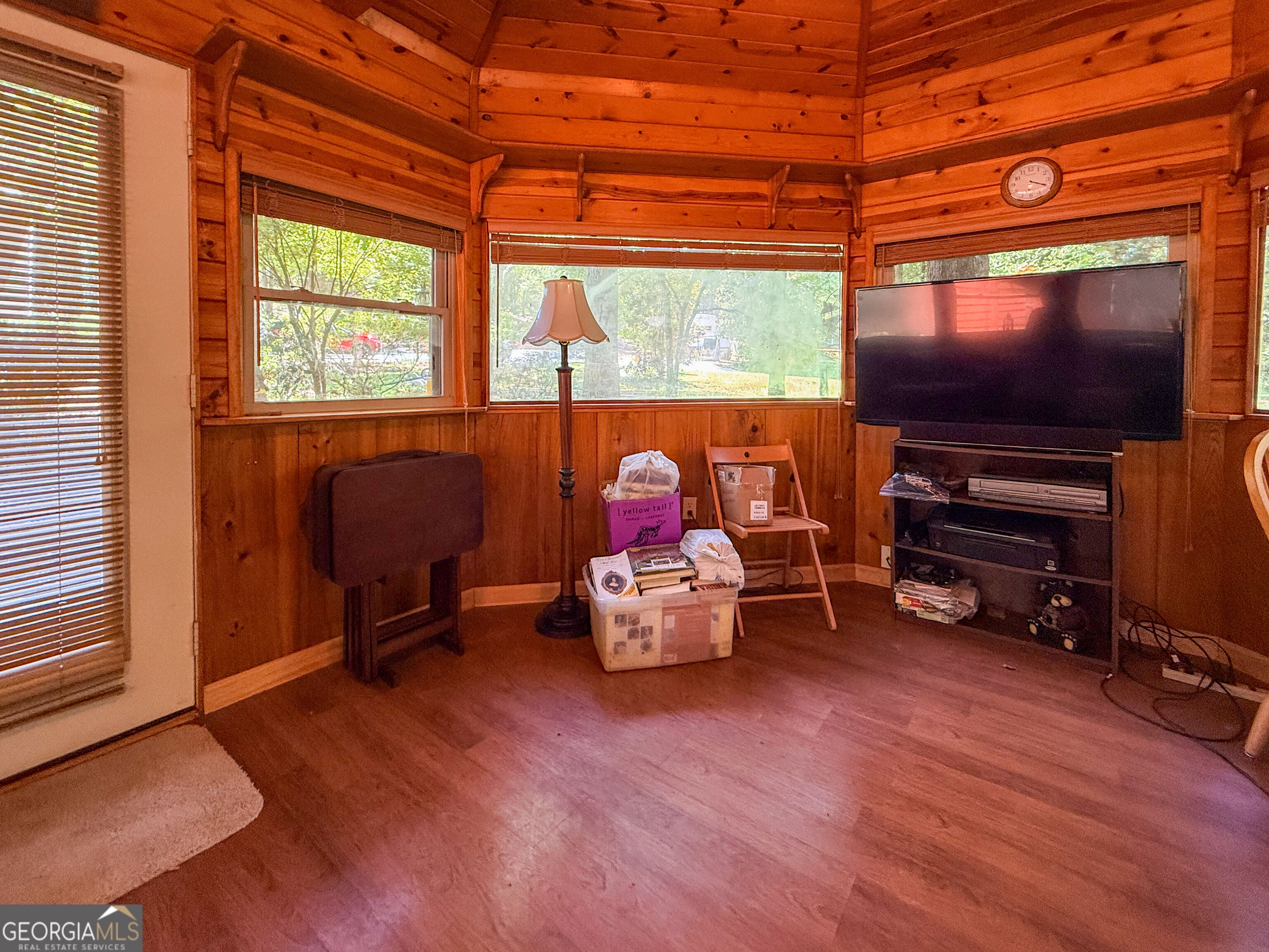 100 Campfire Drive Property Photo 19