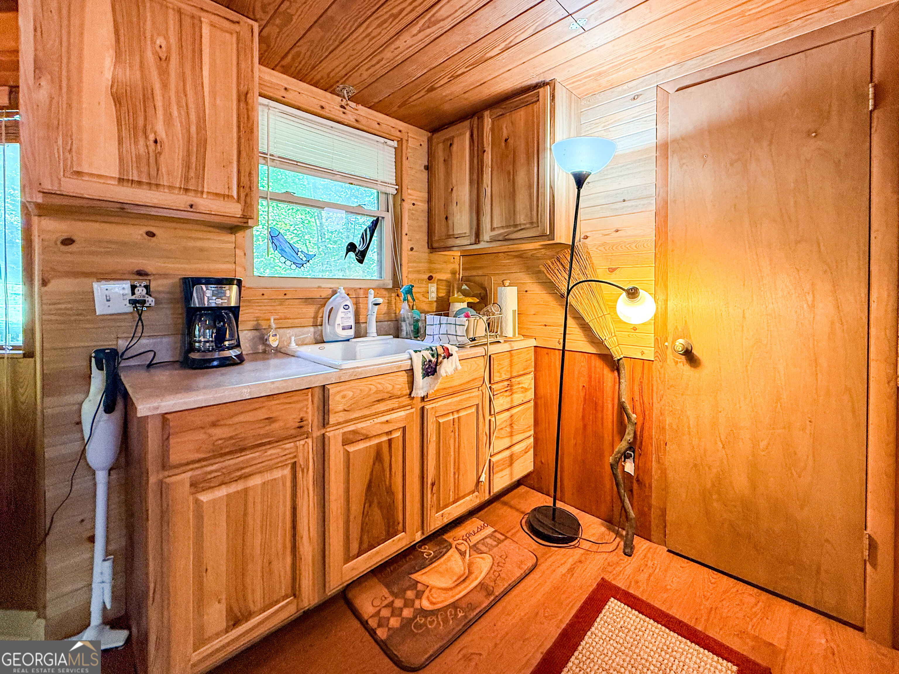 100 Campfire Drive Property Photo 22