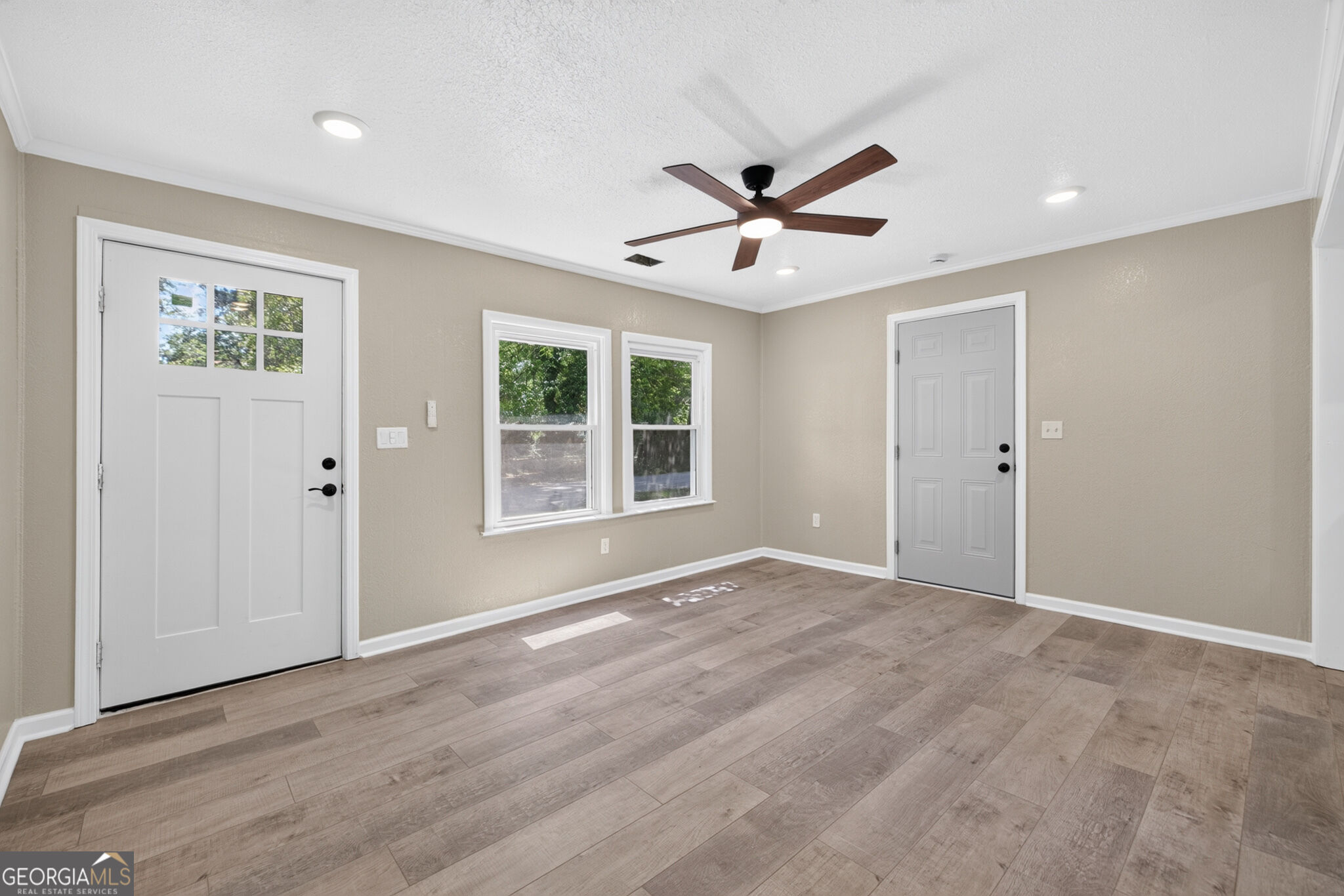 205 Elm Street Property Photo 5